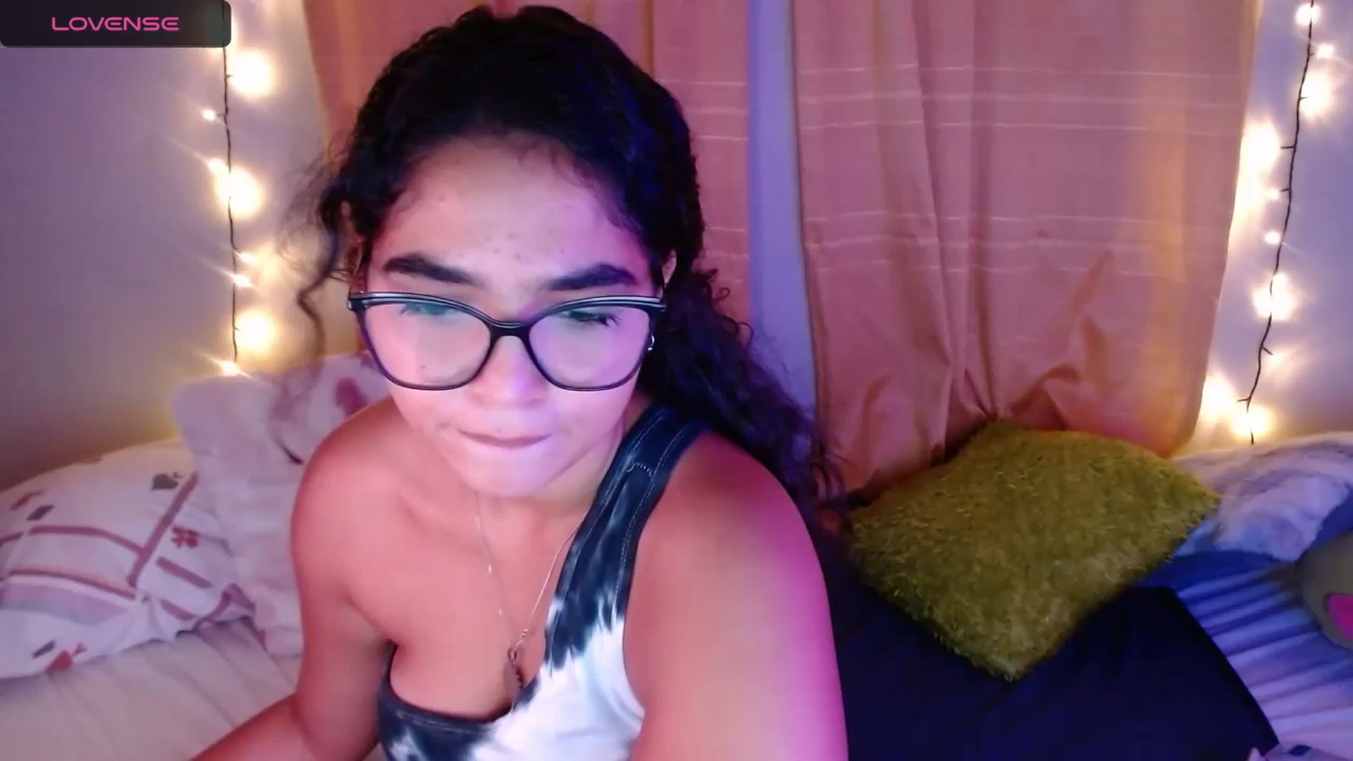 Gallery image thumbnail from Ariagaleo's myfreecams stream on, 04/05/2024, 17:05 image 1 of 20