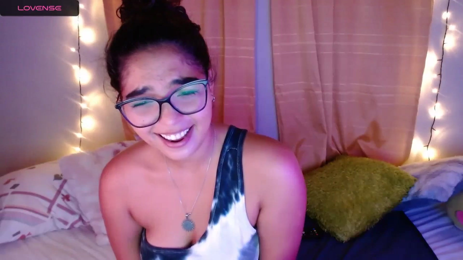 Gallery image thumbnail from Ariagaleo's myfreecams stream on, 04/05/2024, 17:05 image 15 of 20