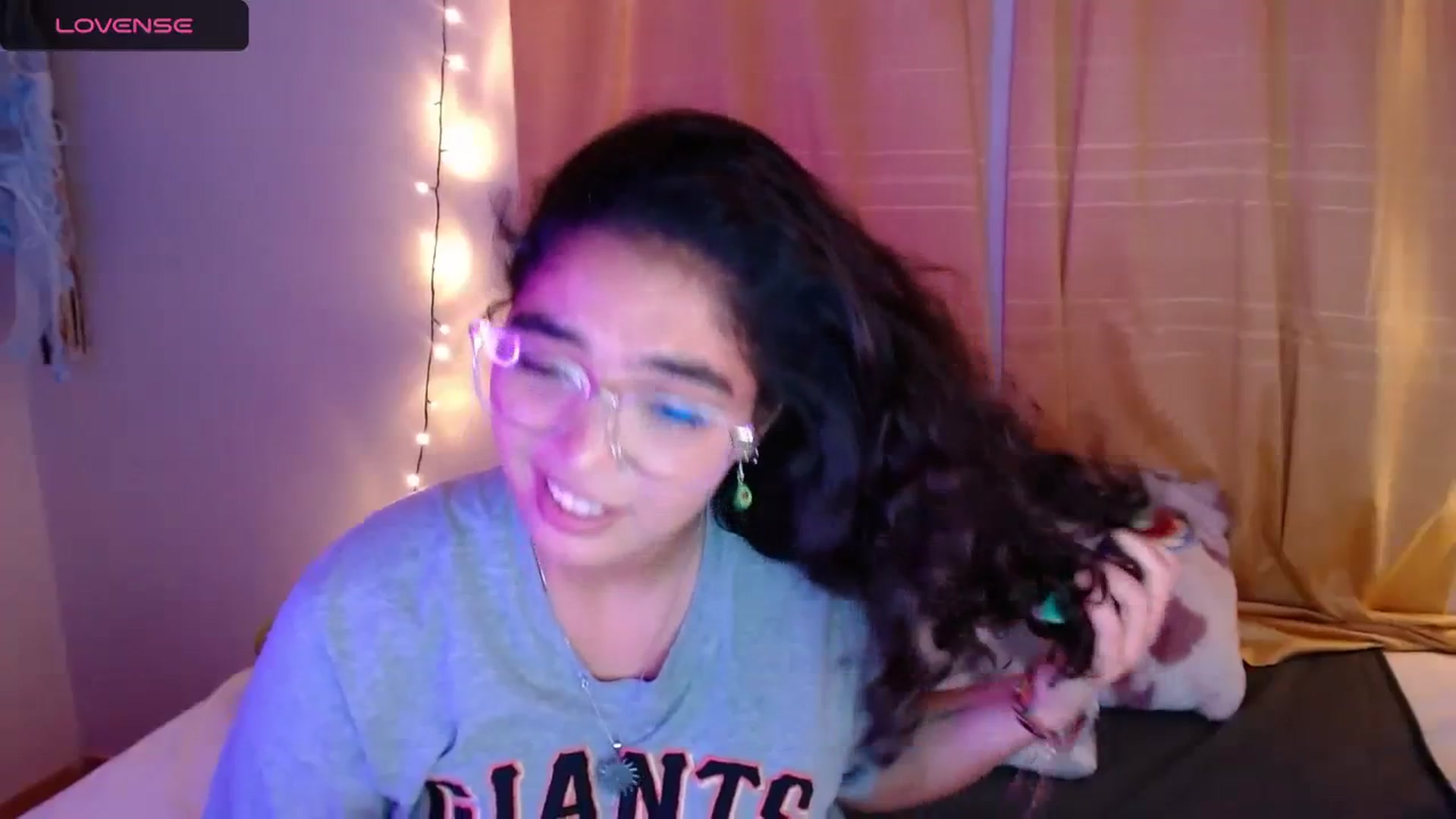 Gallery image thumbnail from Ariagaleo's myfreecams stream on, 04/08/2024, 24:23 image 9 of 20