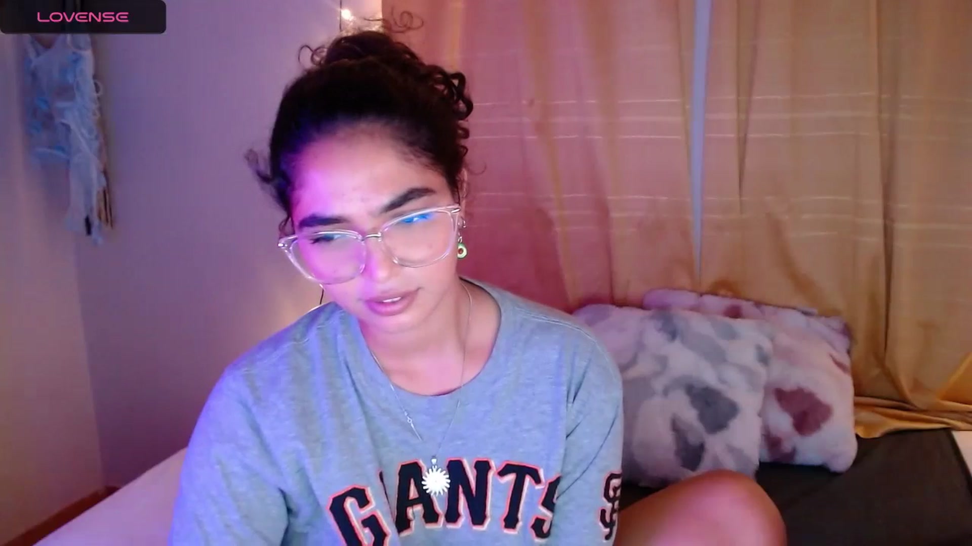 Gallery image thumbnail from Ariagaleo's myfreecams stream on, 04/08/2024, 24:23 image 3 of 20