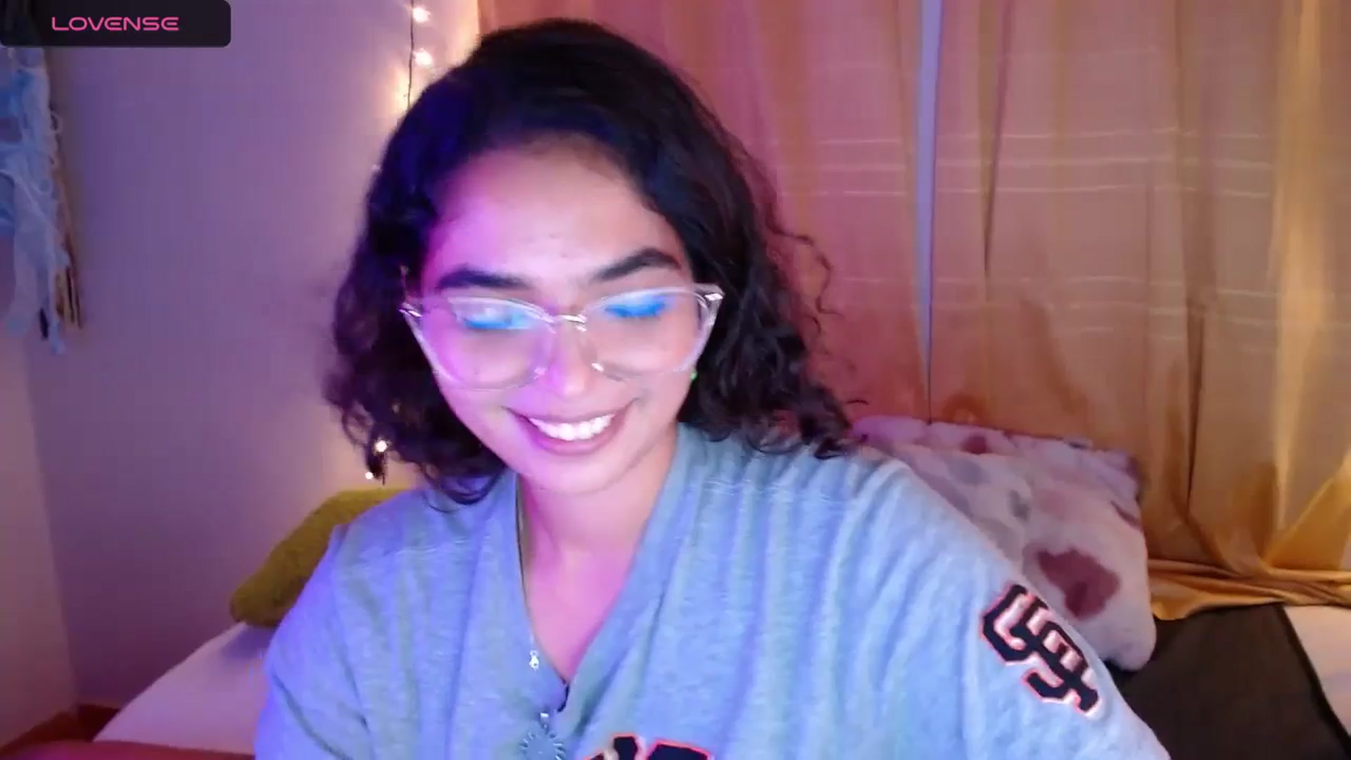 Gallery image thumbnail from Ariagaleo's myfreecams stream on, 04/08/2024, 24:23 image 19 of 20
