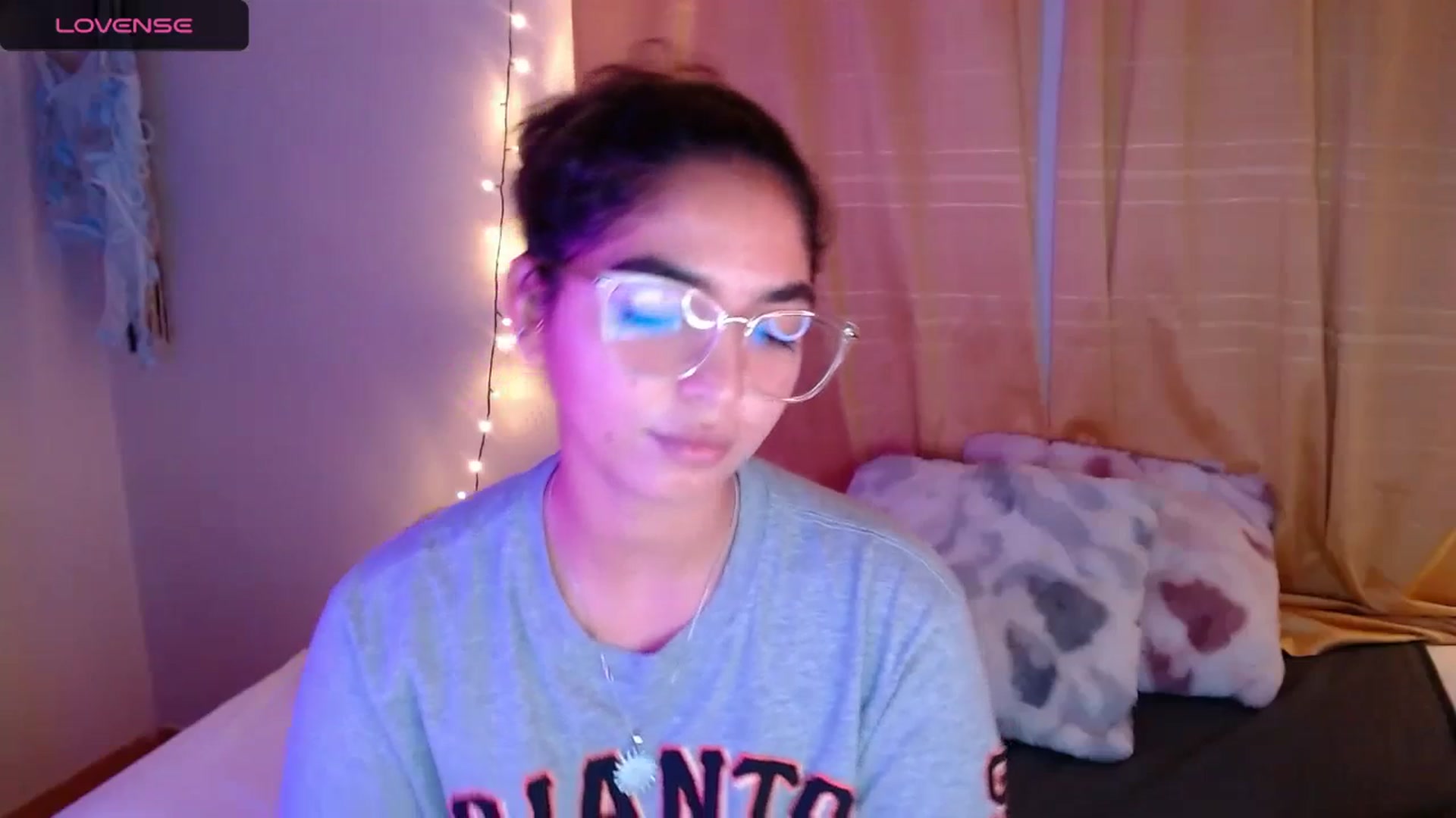 Gallery image thumbnail from Ariagaleo's myfreecams stream on, 04/08/2024, 24:23 image 2 of 20