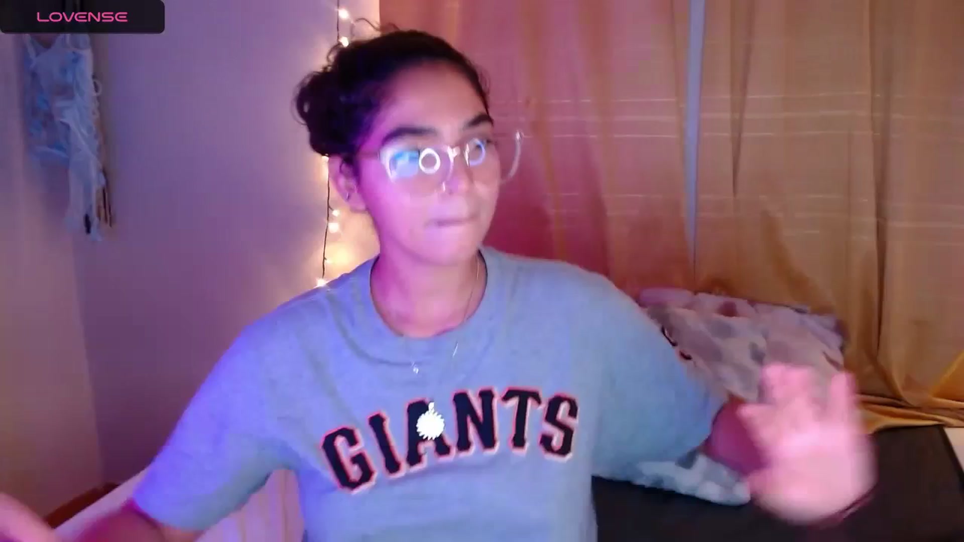 Gallery image thumbnail from Ariagaleo's myfreecams stream on, 04/08/2024, 24:23 image 1 of 20