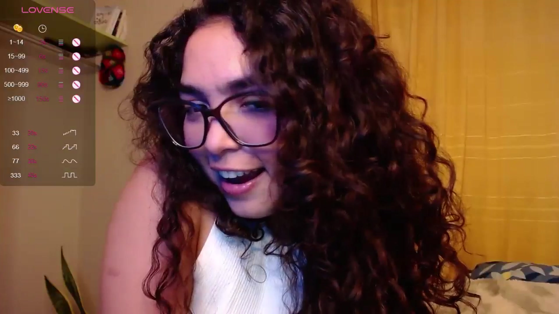 Gallery image thumbnail from Ariagaleo's myfreecams stream on, 05/09/2024, 24:23 image 19 of 20