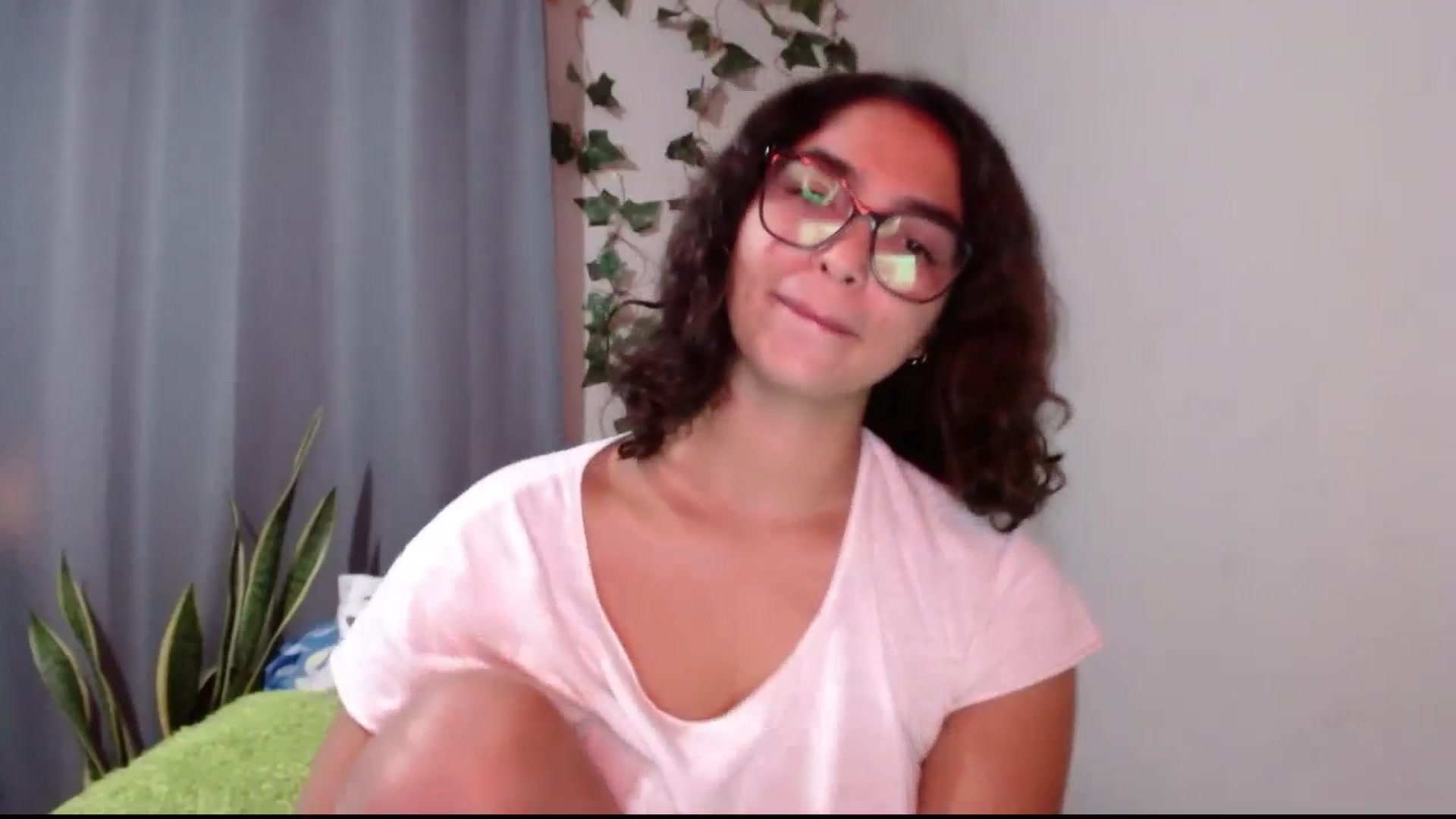 Gallery image thumbnail from Ariagaleo's myfreecams stream on, 05/20/2024, 01:44 image 3 of 20