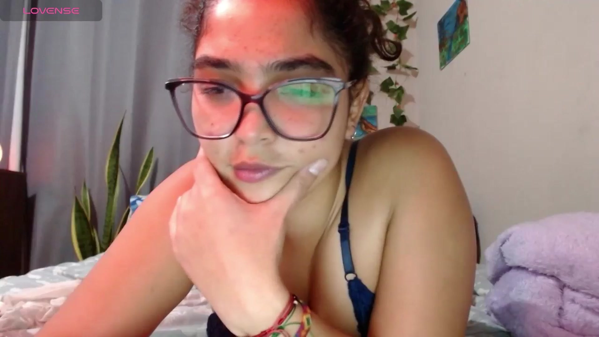 Gallery image thumbnail from Ariagaleo's myfreecams stream on, 05/27/2024, 24:28 image 9 of 20