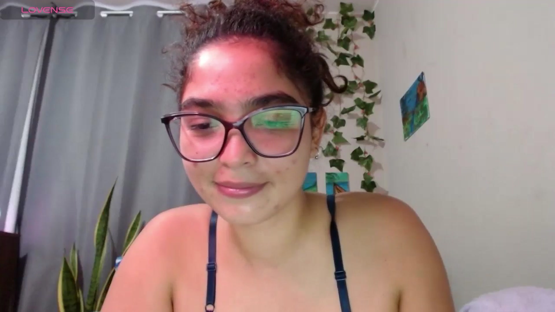 Gallery image thumbnail from Ariagaleo's myfreecams stream on, 05/27/2024, 24:28 image 7 of 20