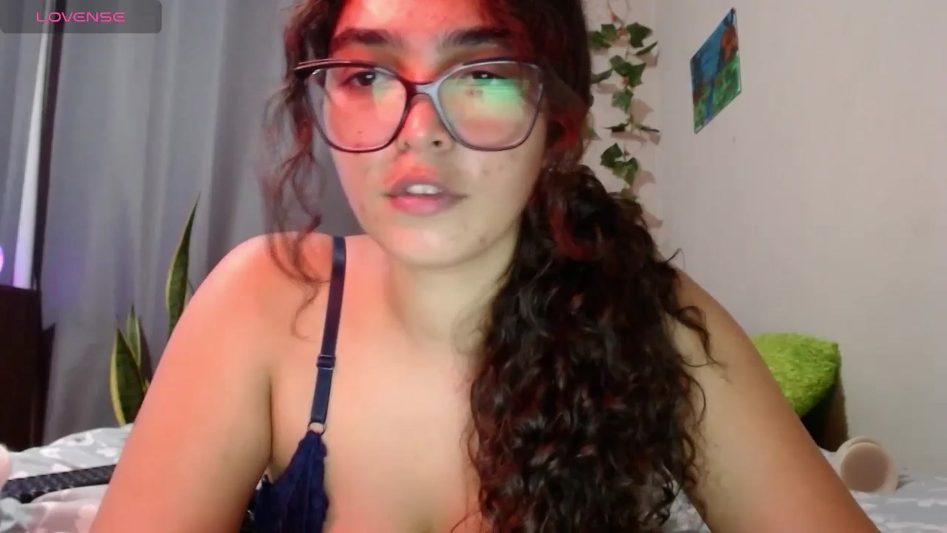 Gallery image thumbnail from Ariagaleo's myfreecams stream on, 05/27/2024, 24:28 image 18 of 20