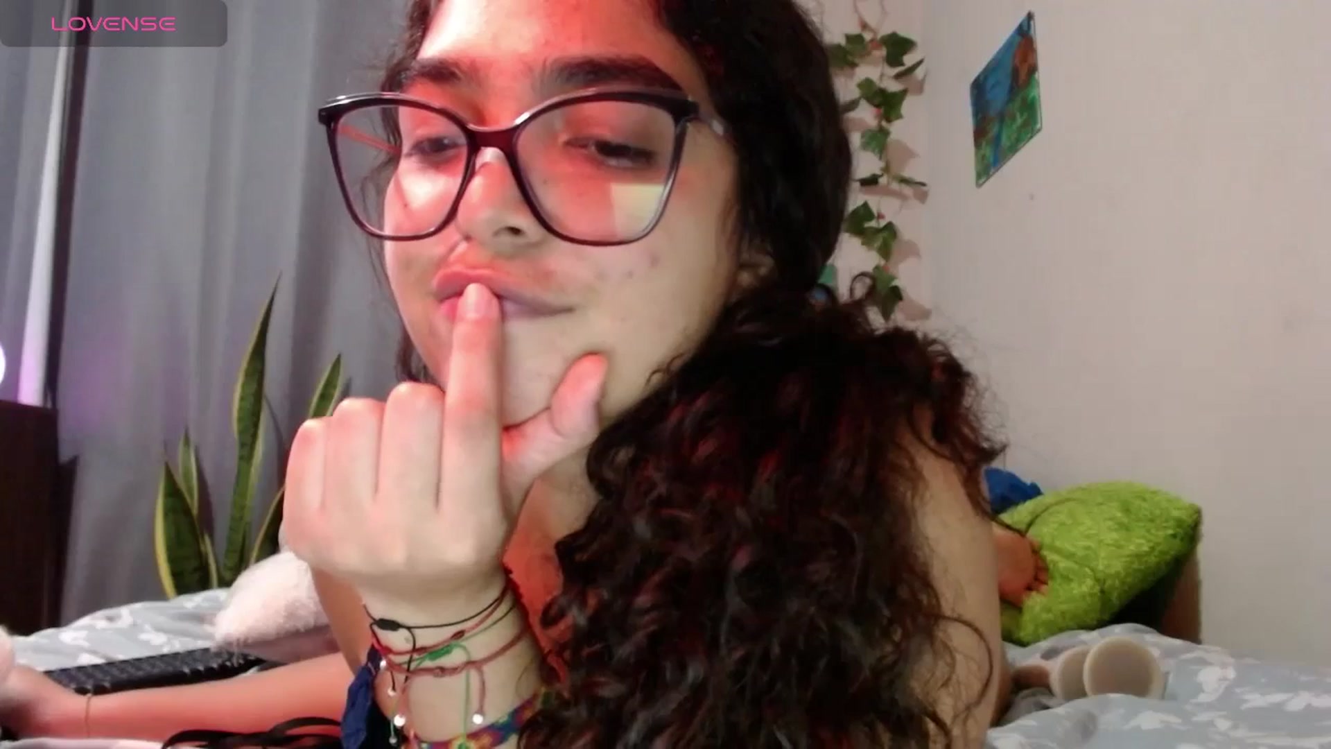 Gallery image thumbnail from Ariagaleo's myfreecams stream on, 05/27/2024, 24:28 image 20 of 20