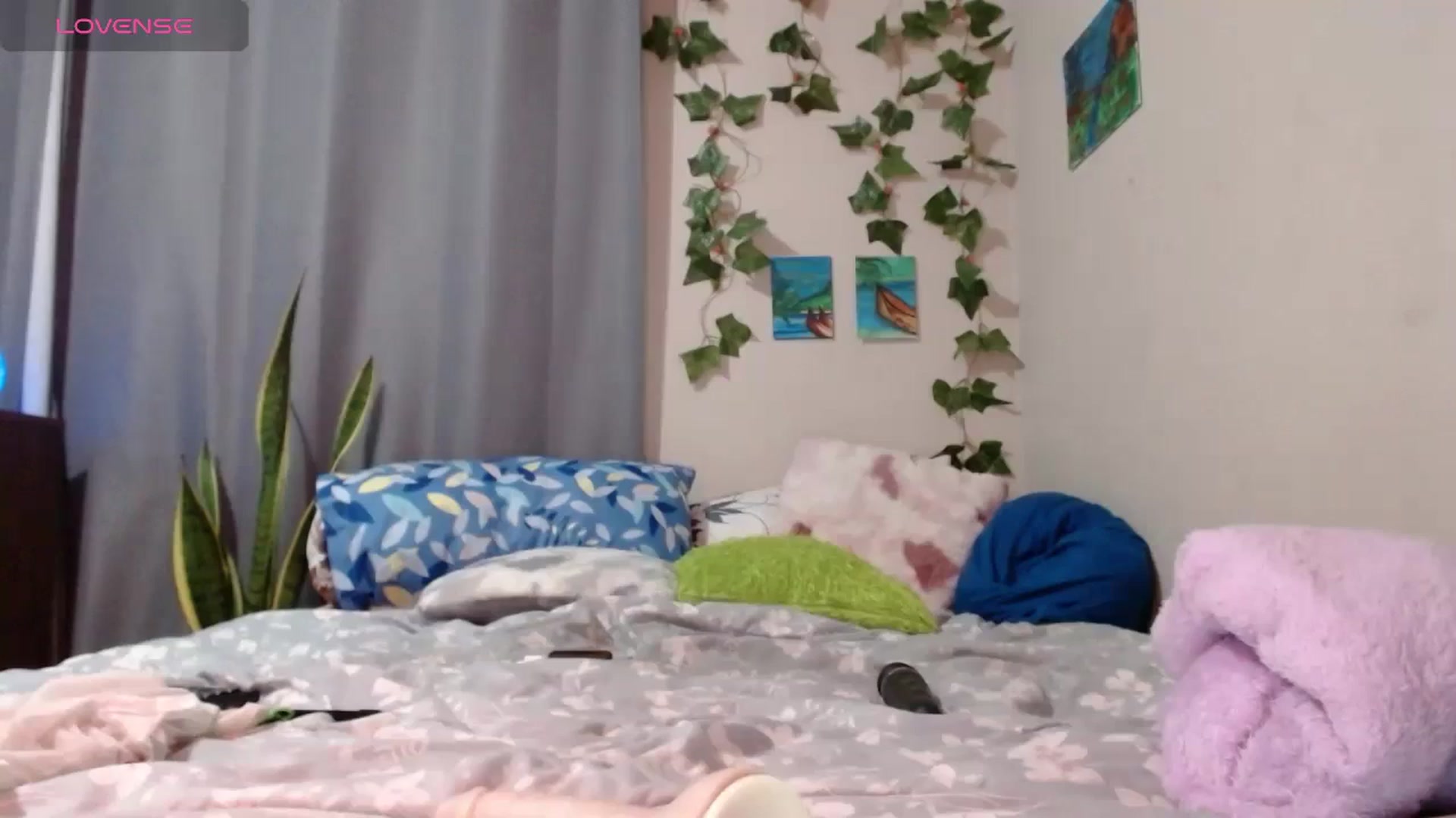 Gallery image thumbnail from Ariagaleo's myfreecams stream on, 05/27/2024, 24:28 image 10 of 20