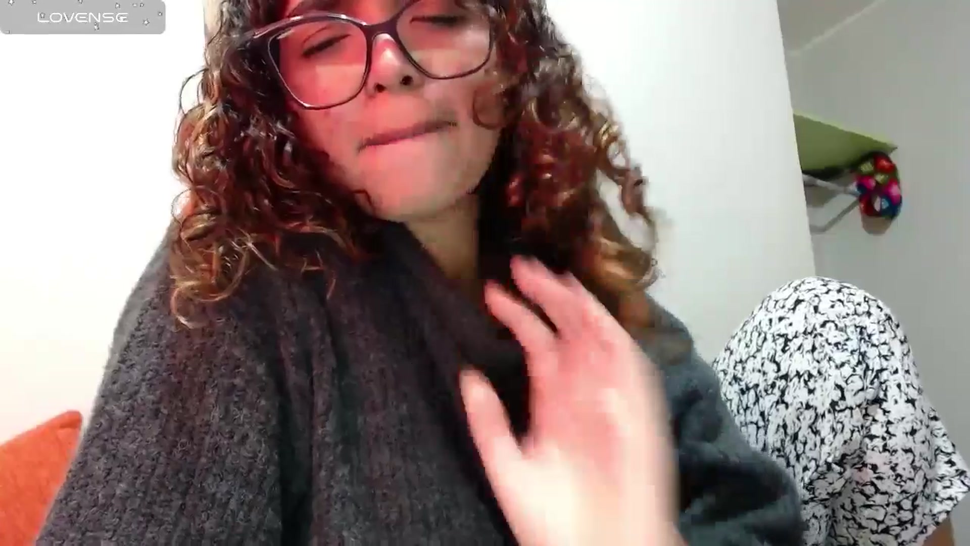 Gallery image thumbnail from Ariagaleo's myfreecams stream on, 06/14/2024, 24:49 image 12 of 20