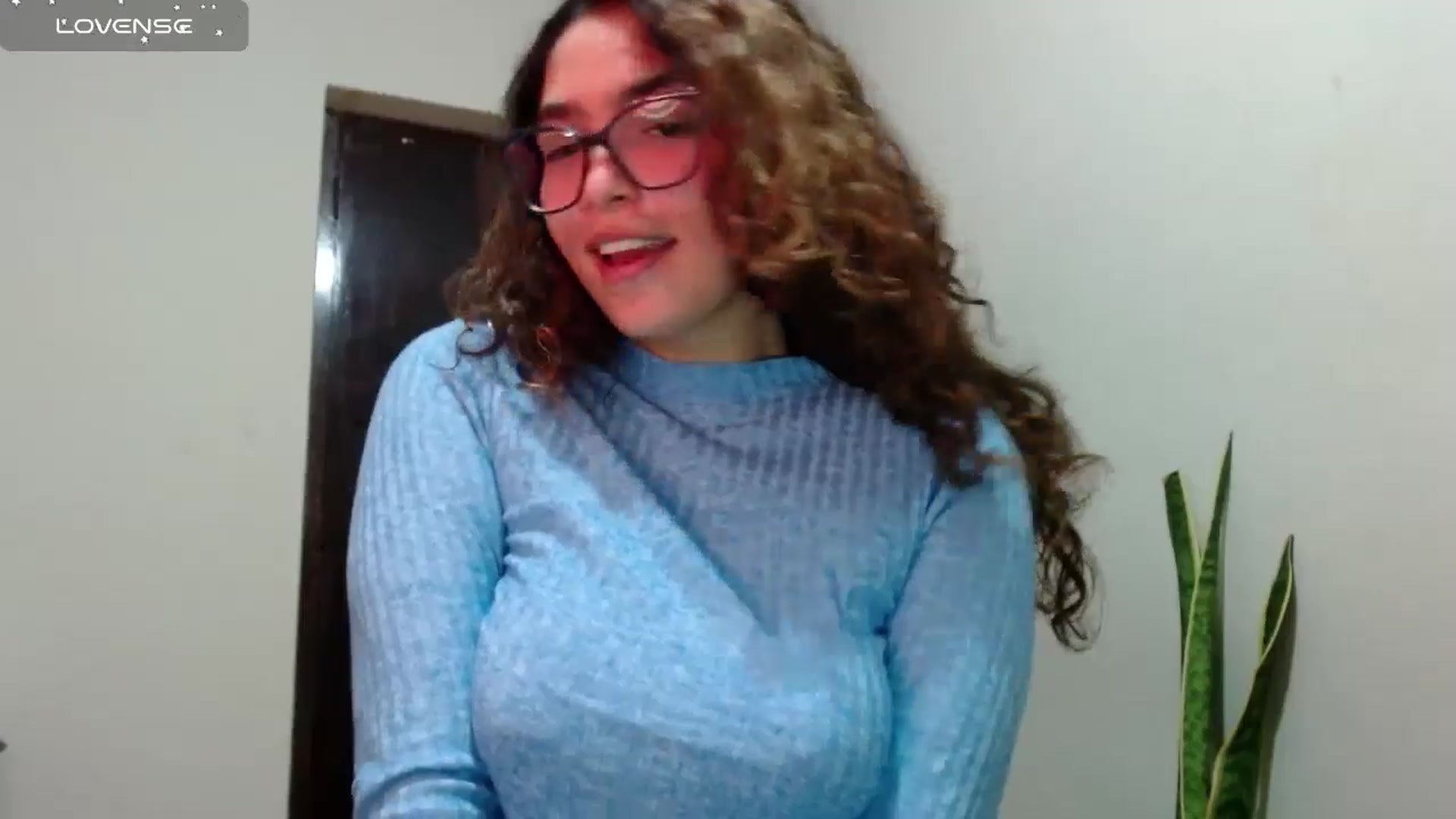 Gallery image thumbnail from Ariagaleo's myfreecams stream on, 06/14/2024, 22:03 image 17 of 20