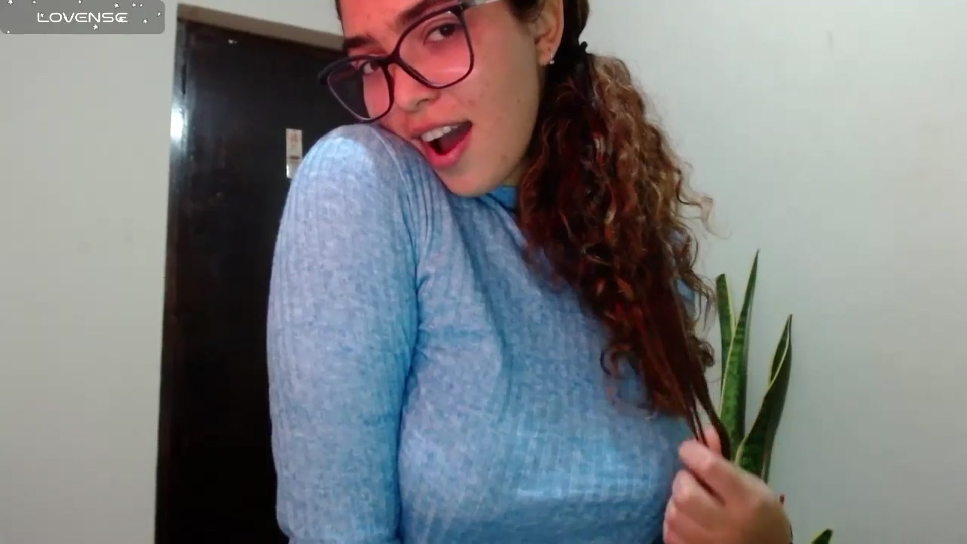 Gallery image thumbnail from Ariagaleo's myfreecams stream on, 06/14/2024, 23:18 image 18 of 20
