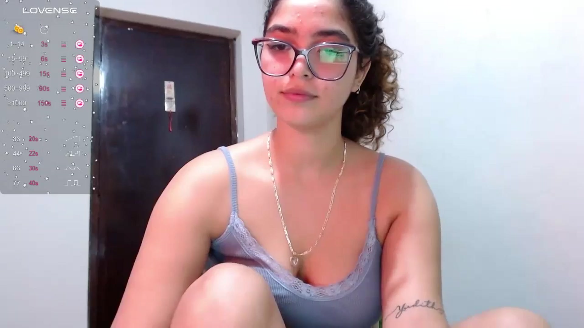 Gallery image thumbnail from Ariagaleo's myfreecams stream on, 06/16/2024, 07:31 image 10 of 20