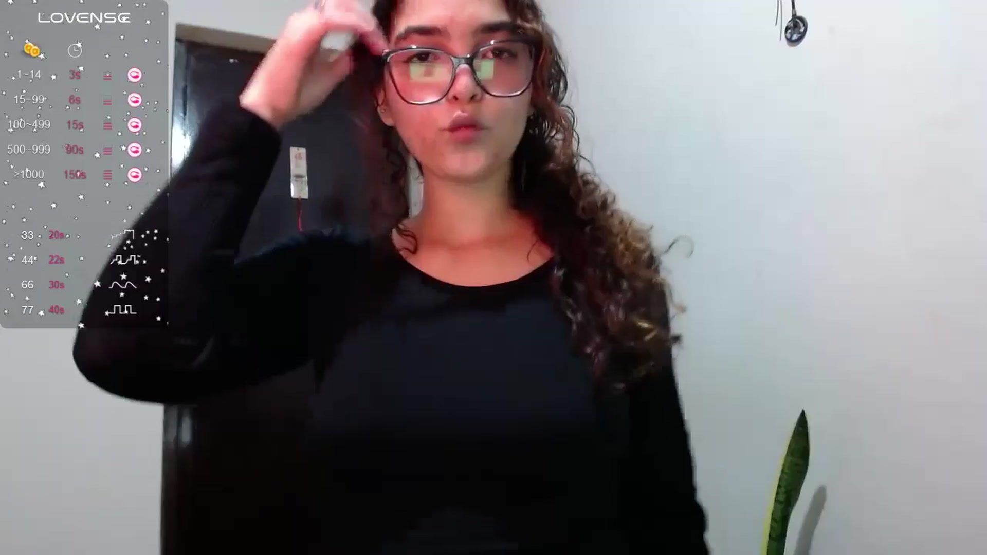 Gallery image thumbnail from Ariagaleo's myfreecams stream on, 06/26/2024, 20:31 image 19 of 20