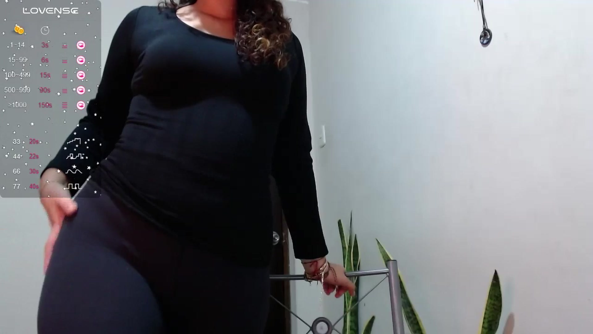 Gallery image thumbnail from Ariagaleo's myfreecams stream on, 06/26/2024, 22:15 image 8 of 20