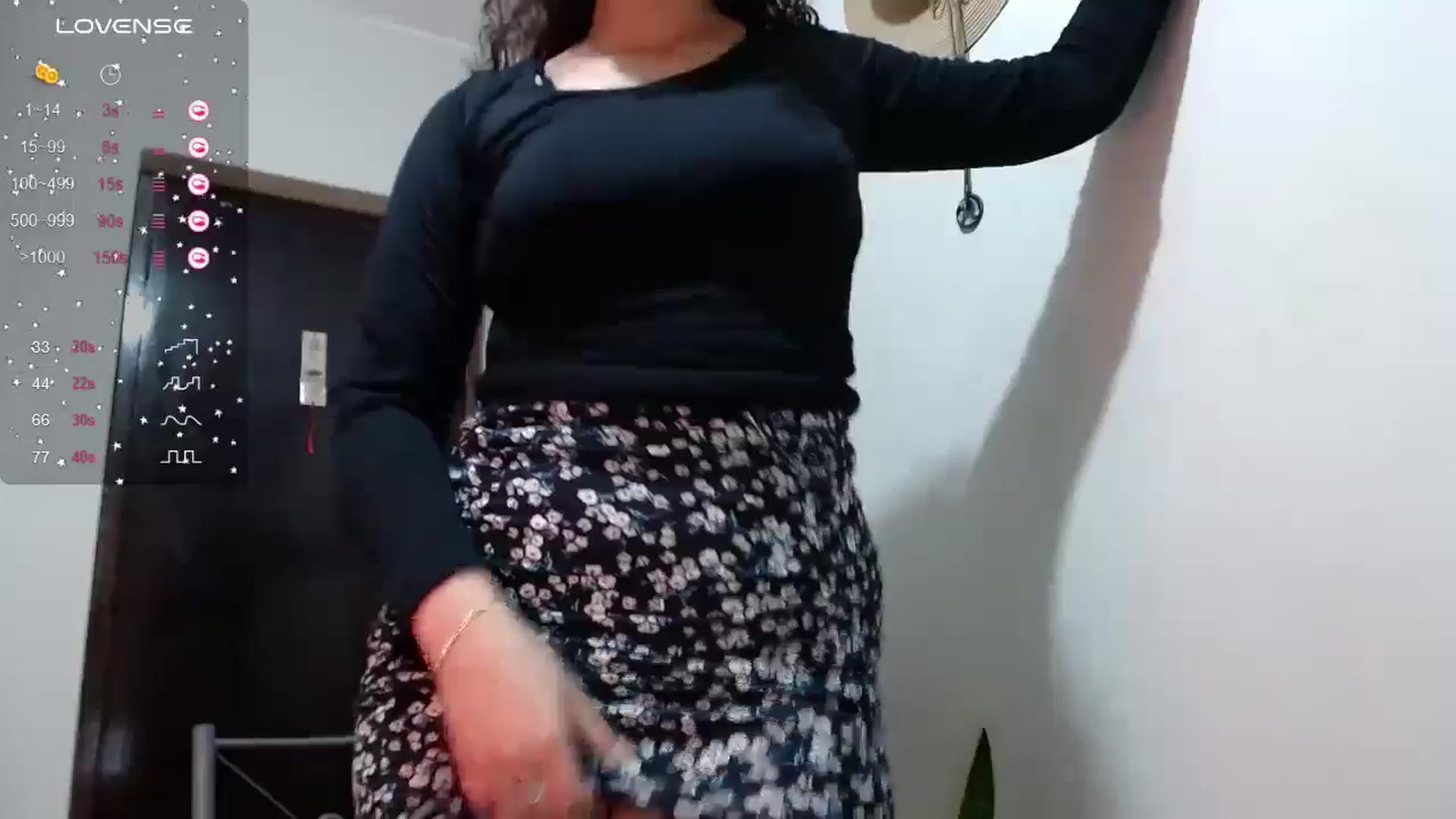 Gallery image thumbnail from Ariagaleo's myfreecams stream on, 06/26/2024, 22:45 image 11 of 20