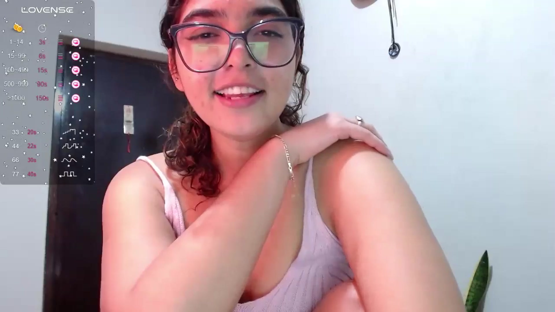 Gallery image thumbnail from Ariagaleo's myfreecams stream on, 06/27/2024, 21:34 image 17 of 20