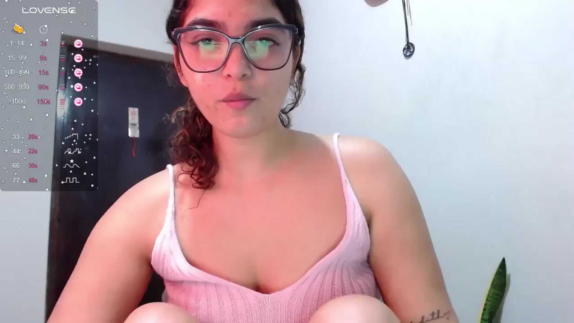 Gallery image thumbnail from Ariagaleo's myfreecams stream on, 06/27/2024, 21:34 image 18 of 20