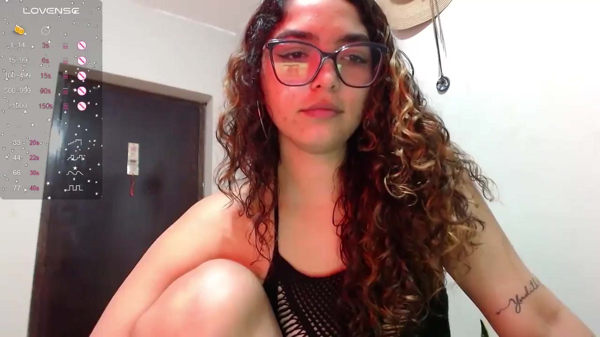 Gallery image thumbnail from Ariagaleo's myfreecams stream on, 06/30/2024, 20:18 image 15 of 20