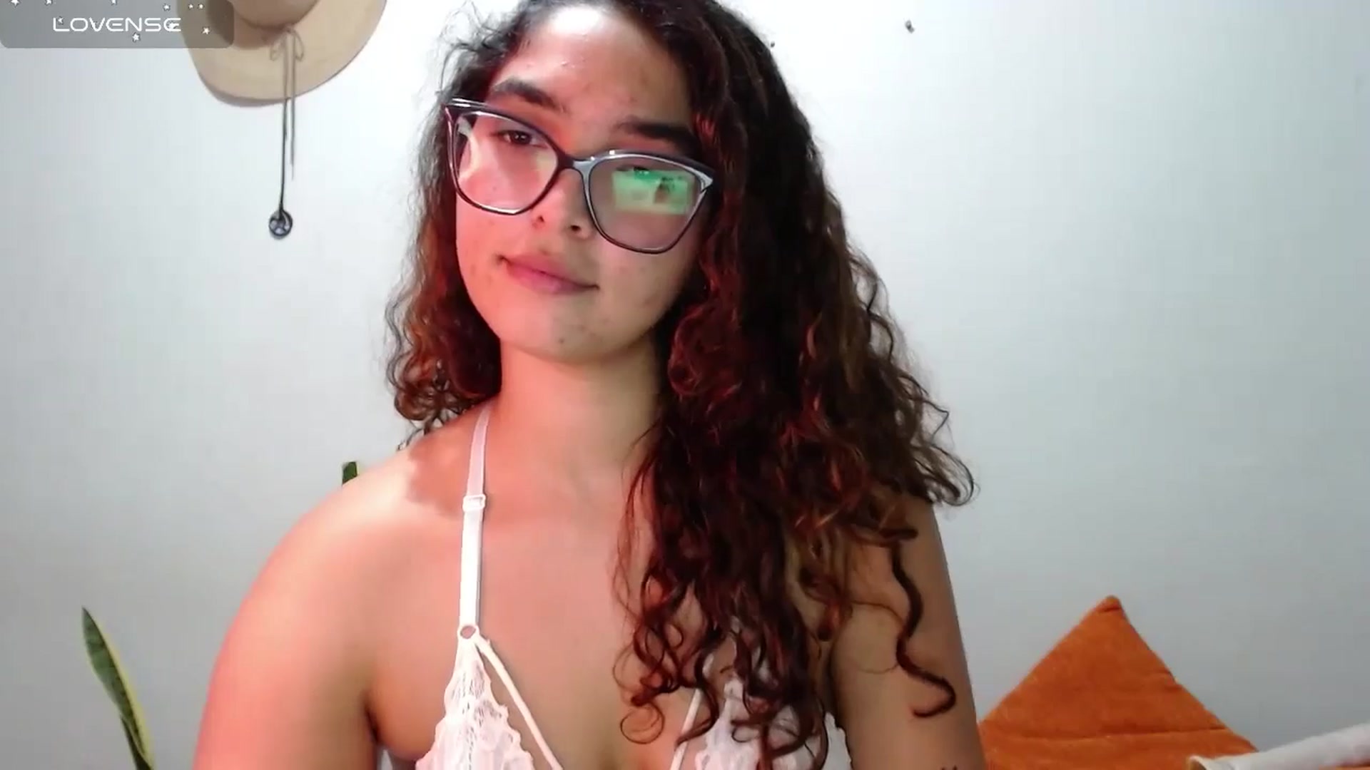 Gallery image thumbnail from Ariagaleo's myfreecams stream on, 07/04/2024, 22:59 image 16 of 20