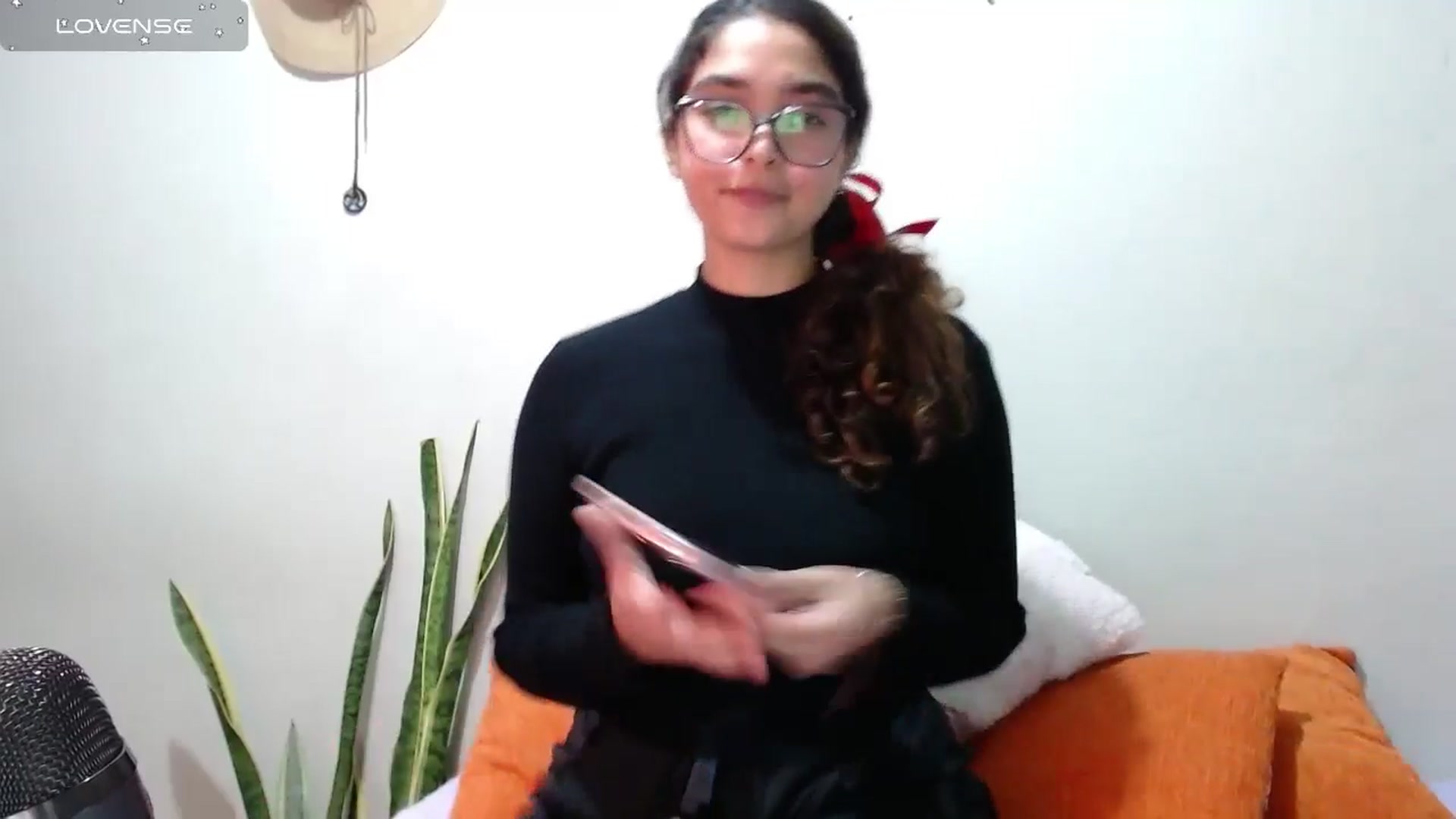 Gallery image thumbnail from Ariagaleo's myfreecams stream on, 07/05/2024, 24:46 image 12 of 20