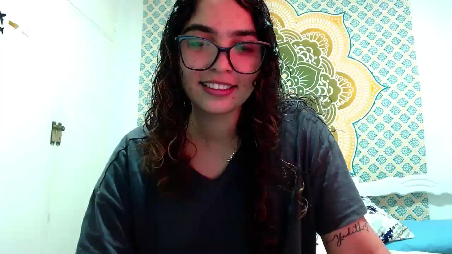 Gallery image thumbnail from Ariagaleo's myfreecams stream on, 07/18/2024, 19:46 image 15 of 20