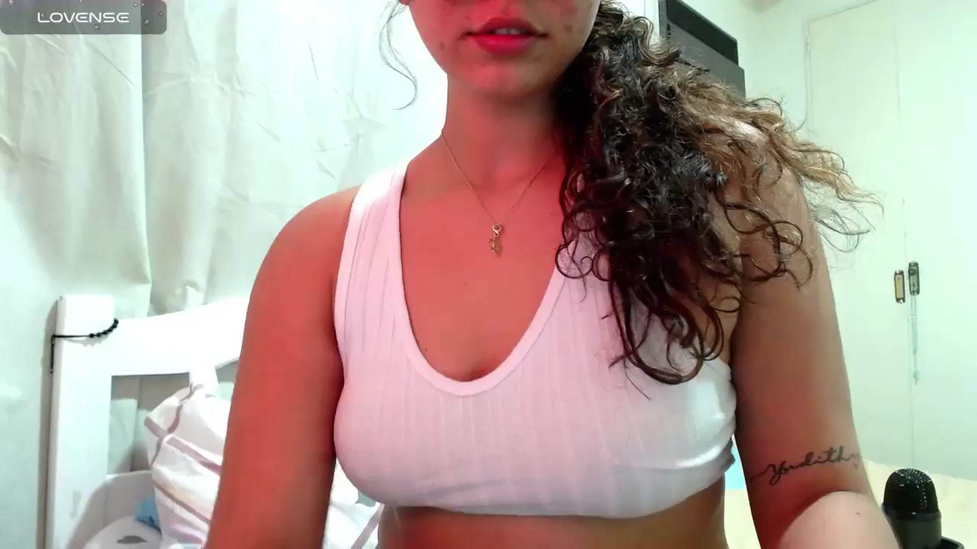 Gallery image thumbnail from Ariagaleo's myfreecams stream on, 07/30/2024, 22:27 image 12 of 20