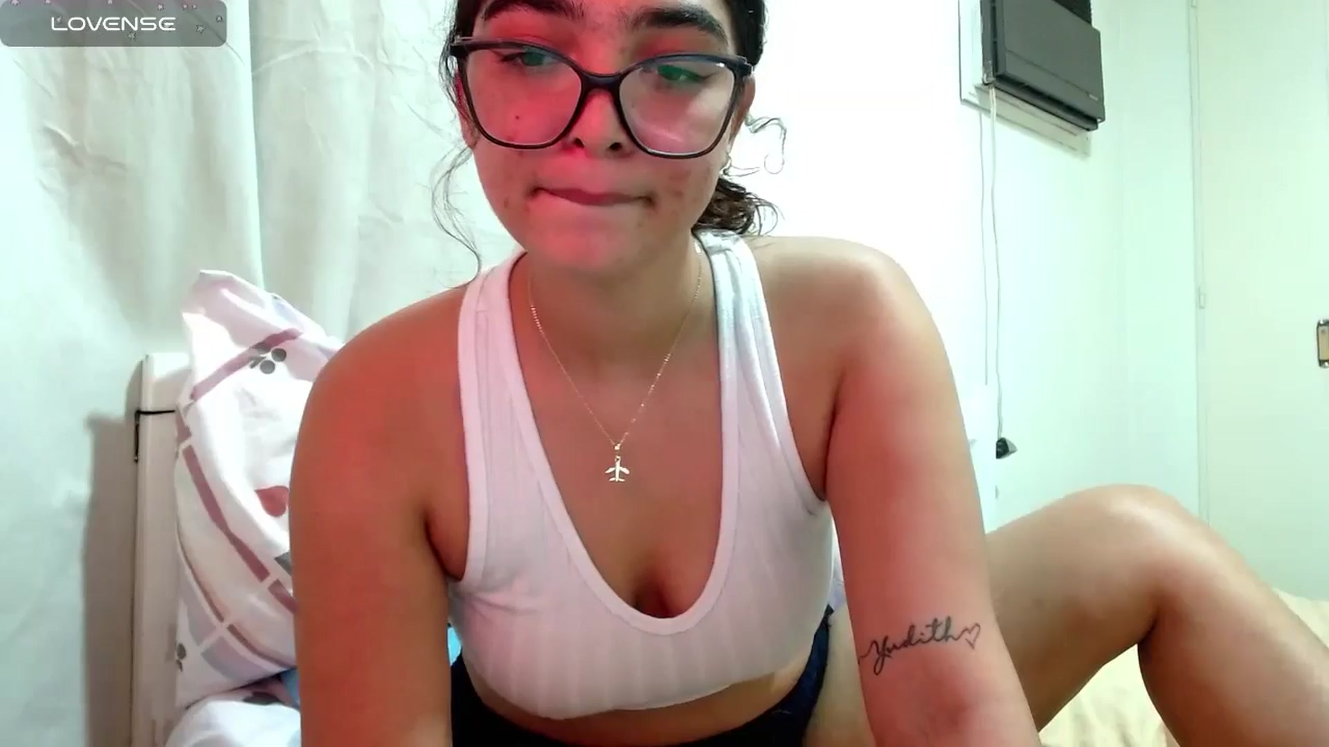 Gallery image thumbnail from Ariagaleo's myfreecams stream on, 07/30/2024, 22:27 image 19 of 20