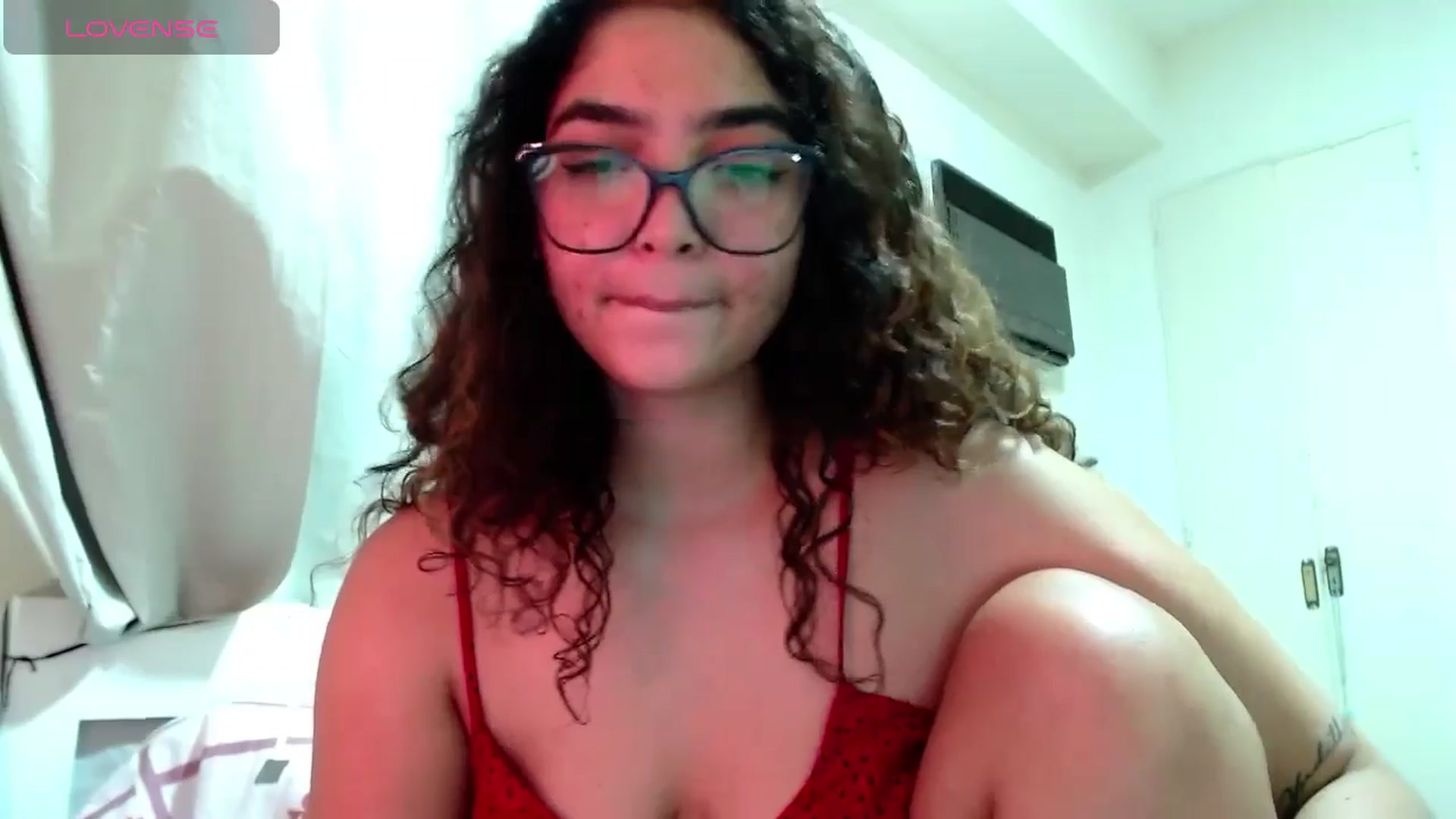 Gallery image thumbnail from Ariagaleo's myfreecams stream on, 08/01/2024, 23:09 image 13 of 20