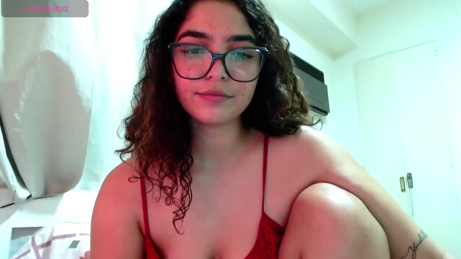 Gallery image thumbnail from Ariagaleo's myfreecams stream on, 08/01/2024, 23:09 image 12 of 20