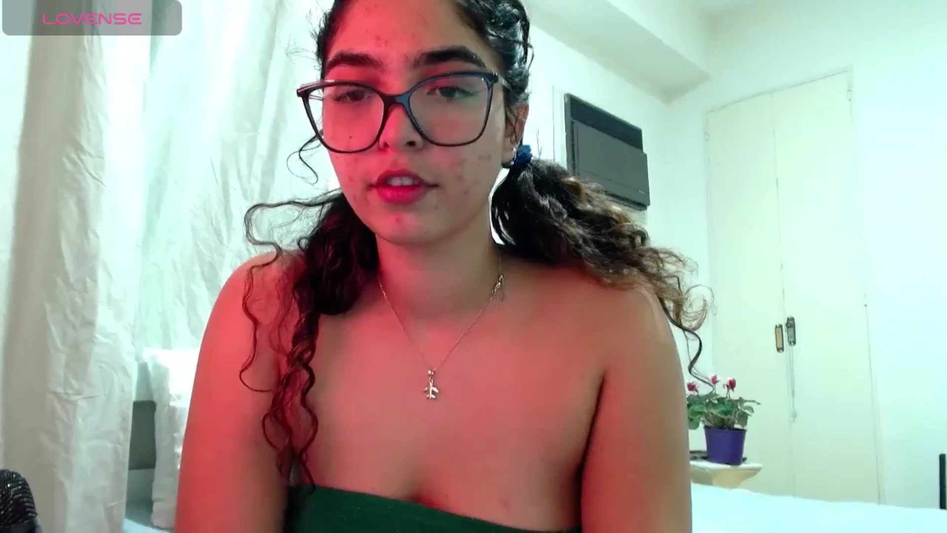 Gallery image thumbnail from Ariagaleo's myfreecams stream on, 08/04/2024, 22:54 image 2 of 20