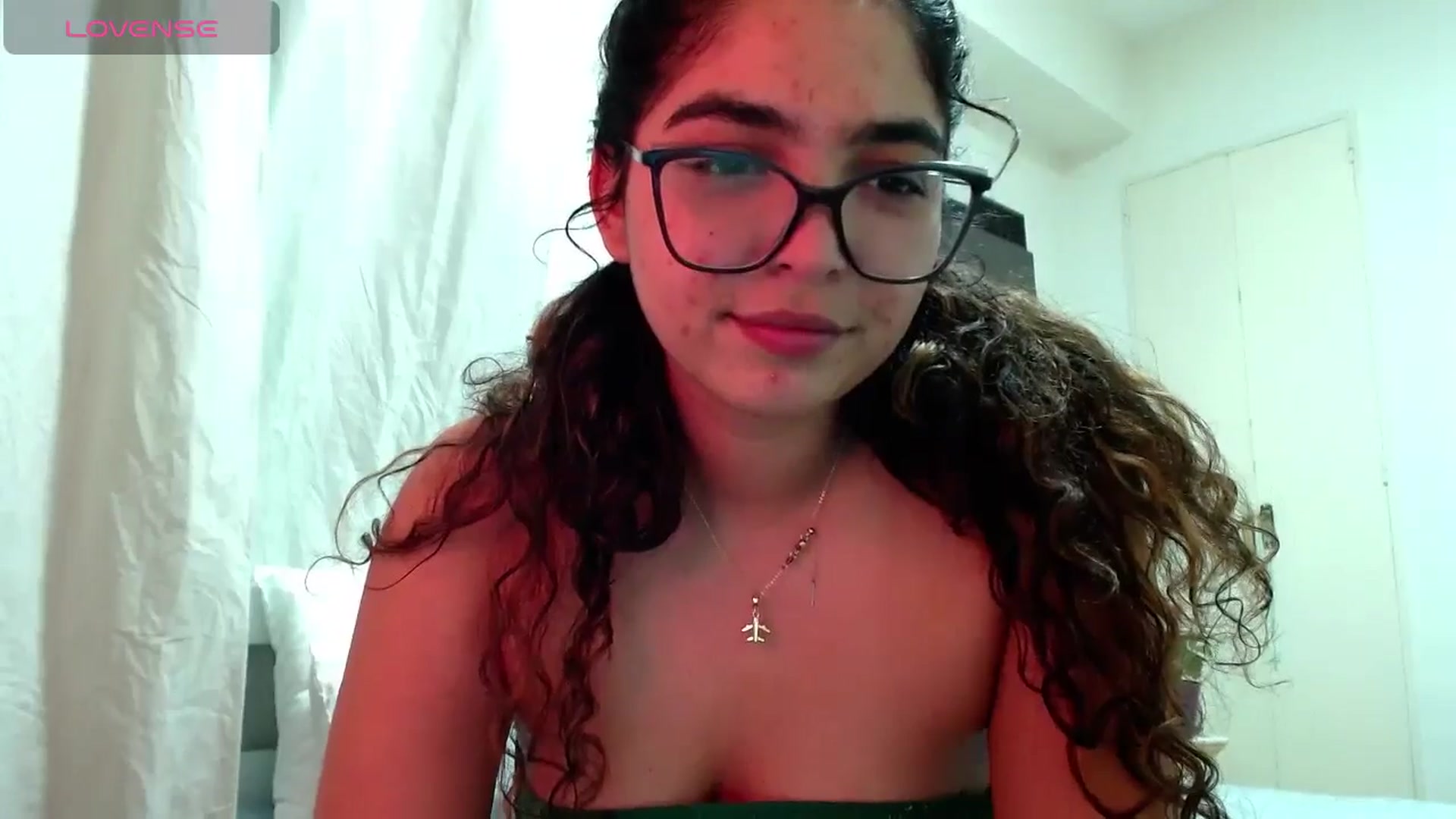Gallery image thumbnail from Ariagaleo's myfreecams stream on, 08/04/2024, 22:54 image 14 of 20