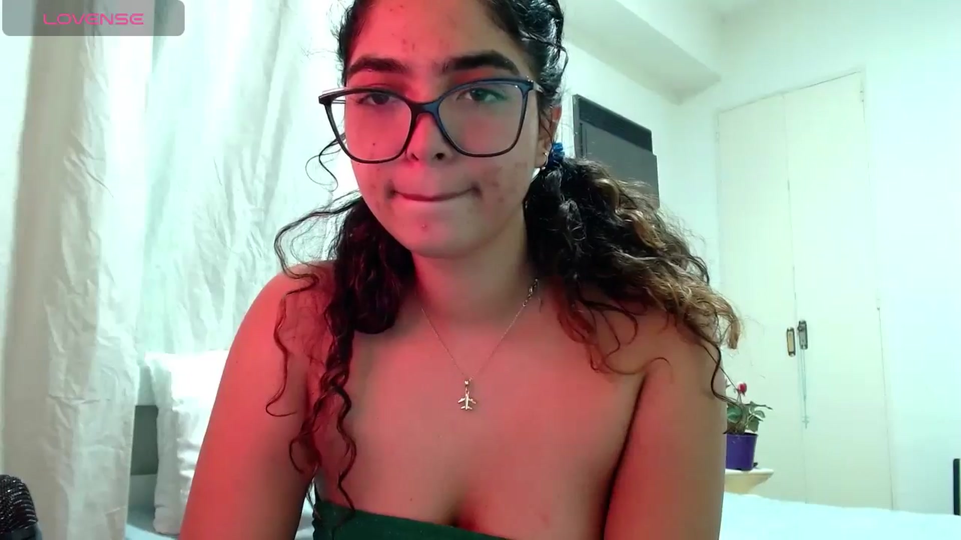 Gallery image thumbnail from Ariagaleo's myfreecams stream on, 08/04/2024, 22:54 image 3 of 20