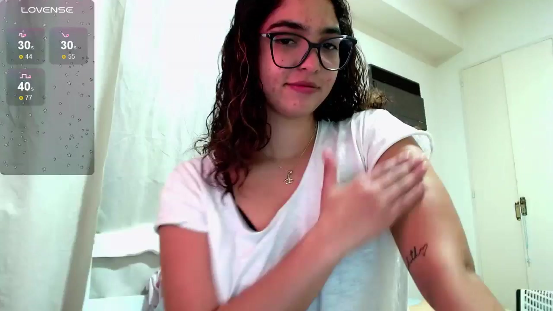 Gallery image thumbnail from Ariagaleo's myfreecams stream on, 08/14/2024, 21:32 image 4 of 20