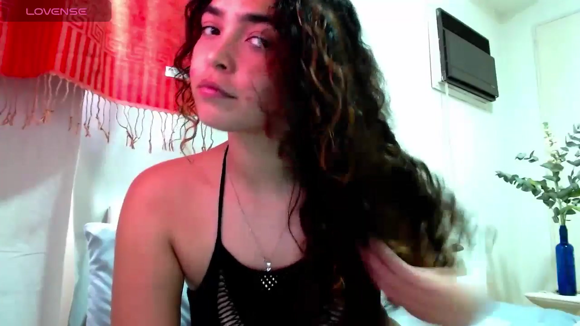 Gallery image thumbnail from Ariagaleo's myfreecams stream on, 09/20/2024, 19:14 image 16 of 20
