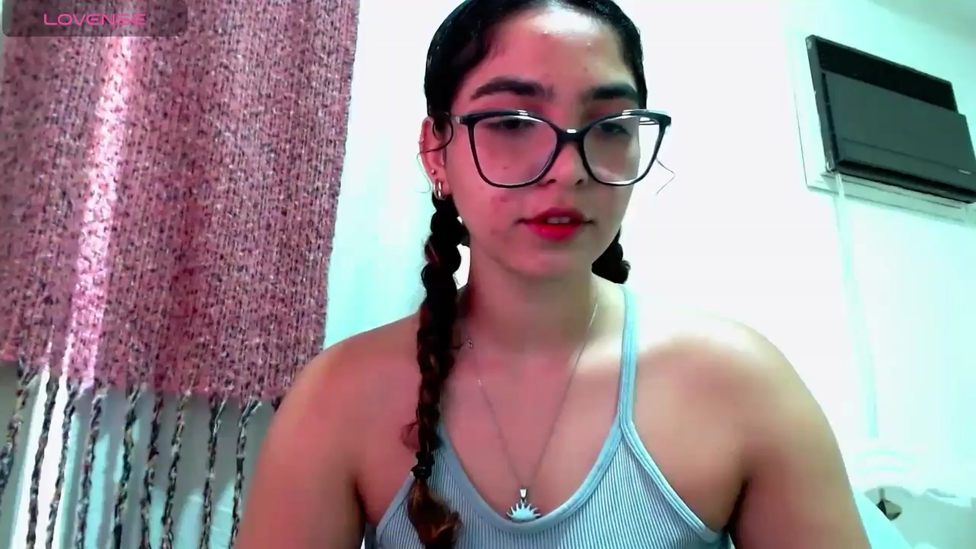 Gallery image thumbnail from Ariagaleo's myfreecams stream on, 10/17/2024, 18:06 image 19 of 20