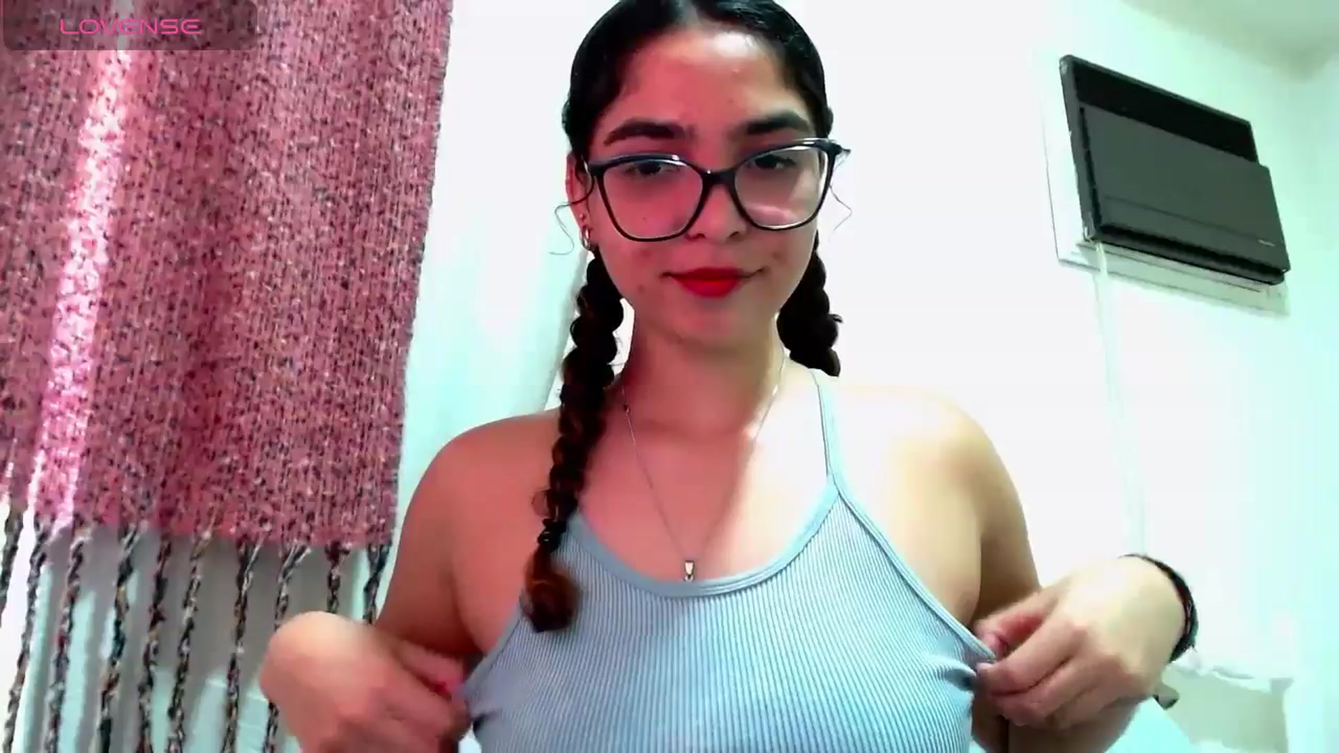 Gallery image thumbnail from Ariagaleo's myfreecams stream on, 10/17/2024, 18:06 image 13 of 20