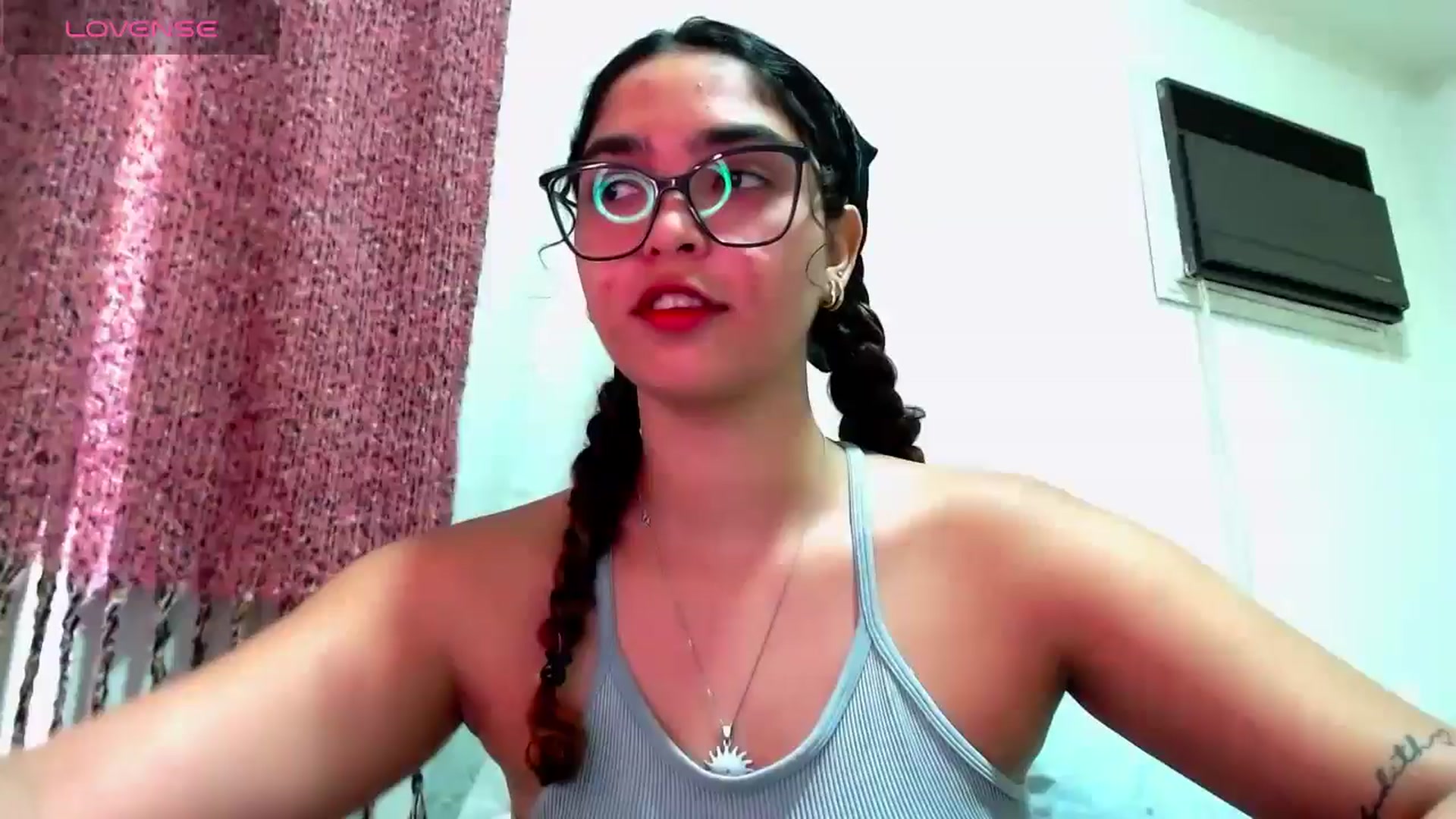 Gallery image thumbnail from Ariagaleo's myfreecams stream on, 10/17/2024, 18:06 image 5 of 20