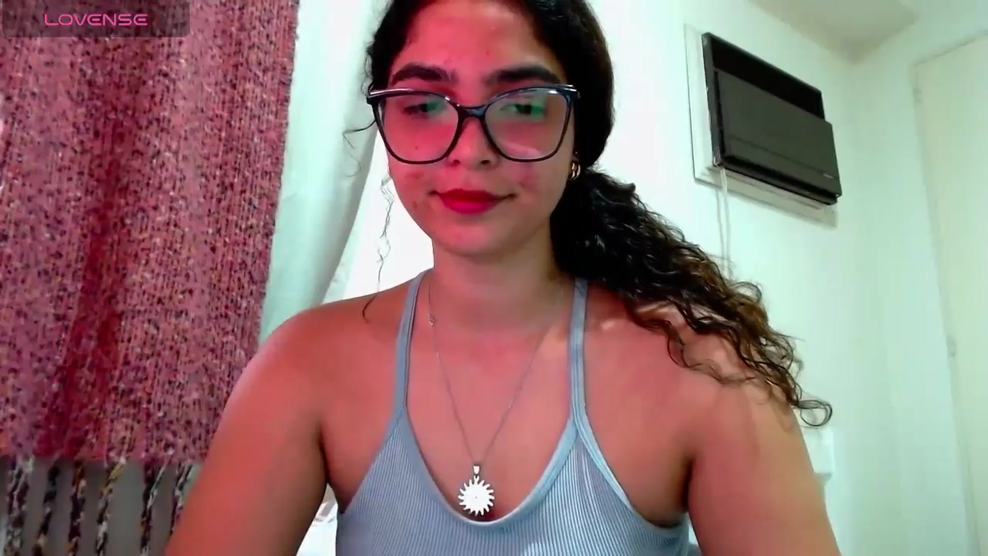 Gallery image thumbnail from Ariagaleo's myfreecams stream on, 10/17/2024, 19:02 image 10 of 20