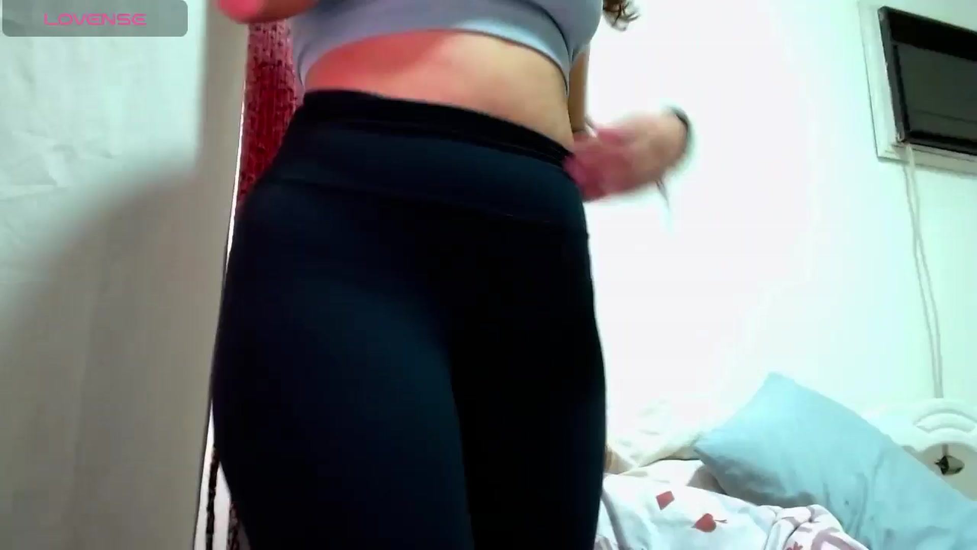 Gallery image thumbnail from Ariagaleo's myfreecams stream on, 10/17/2024, 19:15 image 17 of 20