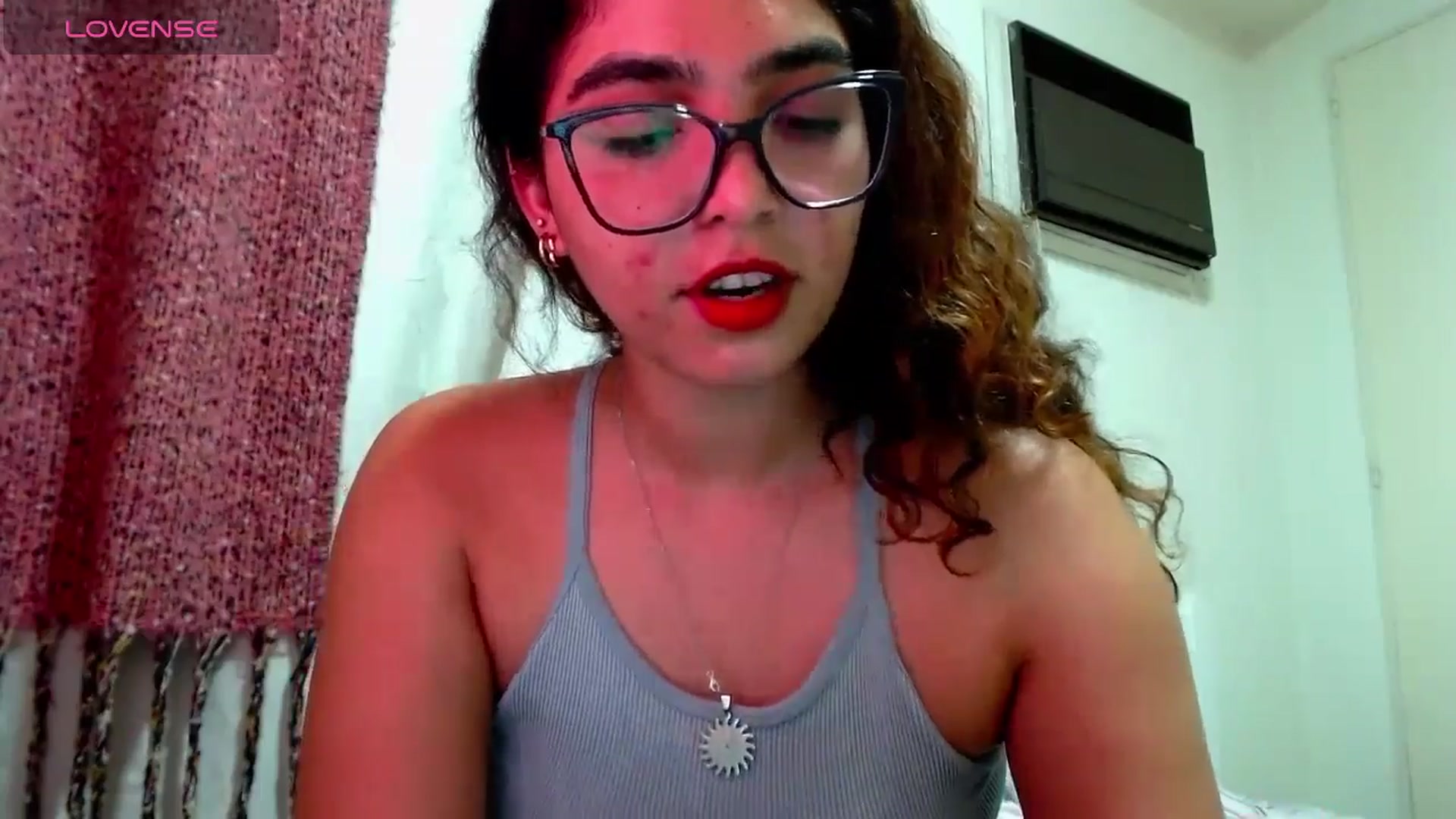 Gallery image thumbnail from Ariagaleo's myfreecams stream on, 10/17/2024, 22:39 image 13 of 20