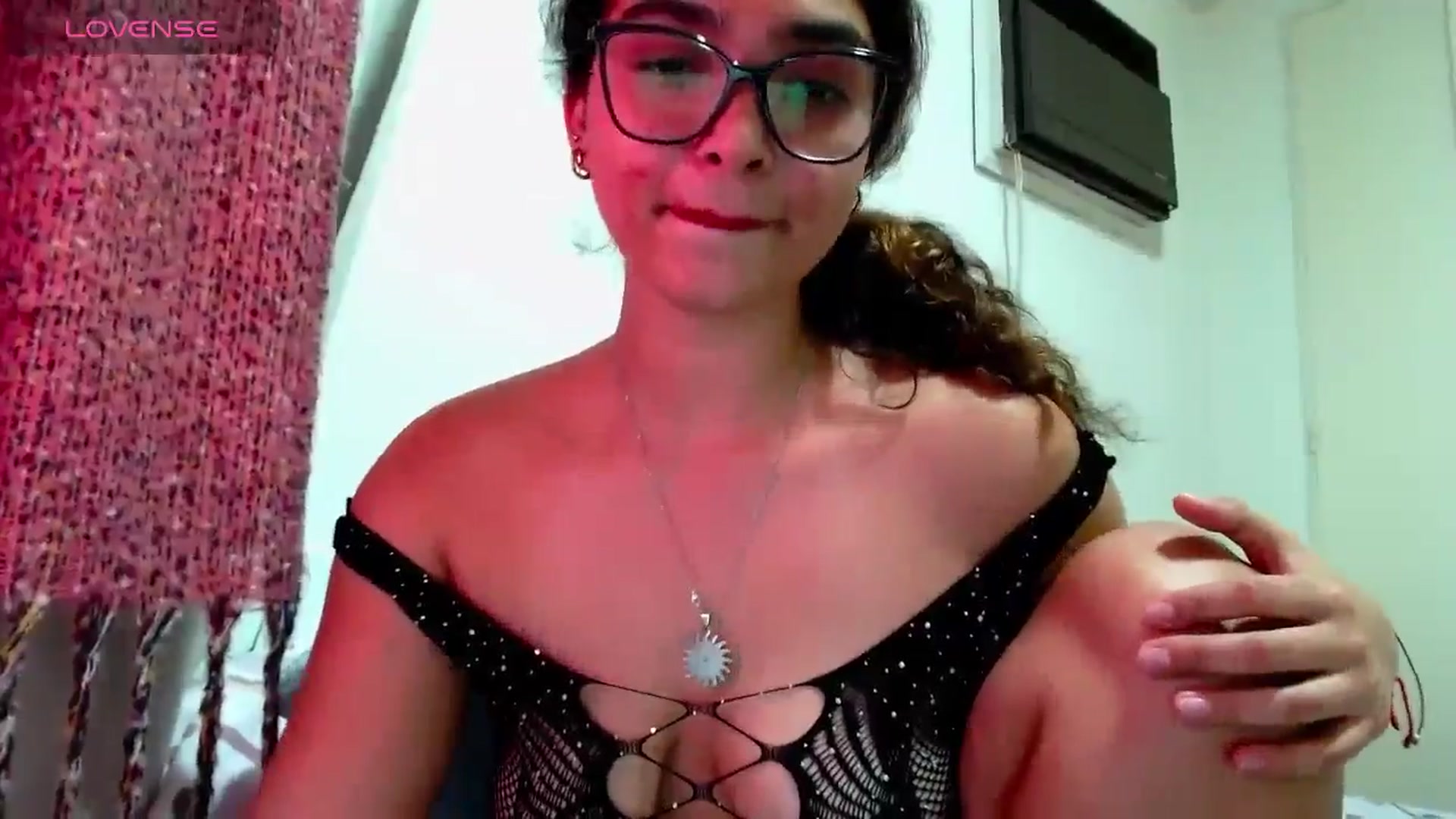 Gallery image thumbnail from Ariagaleo's myfreecams stream on, 10/17/2024, 22:39 image 19 of 20