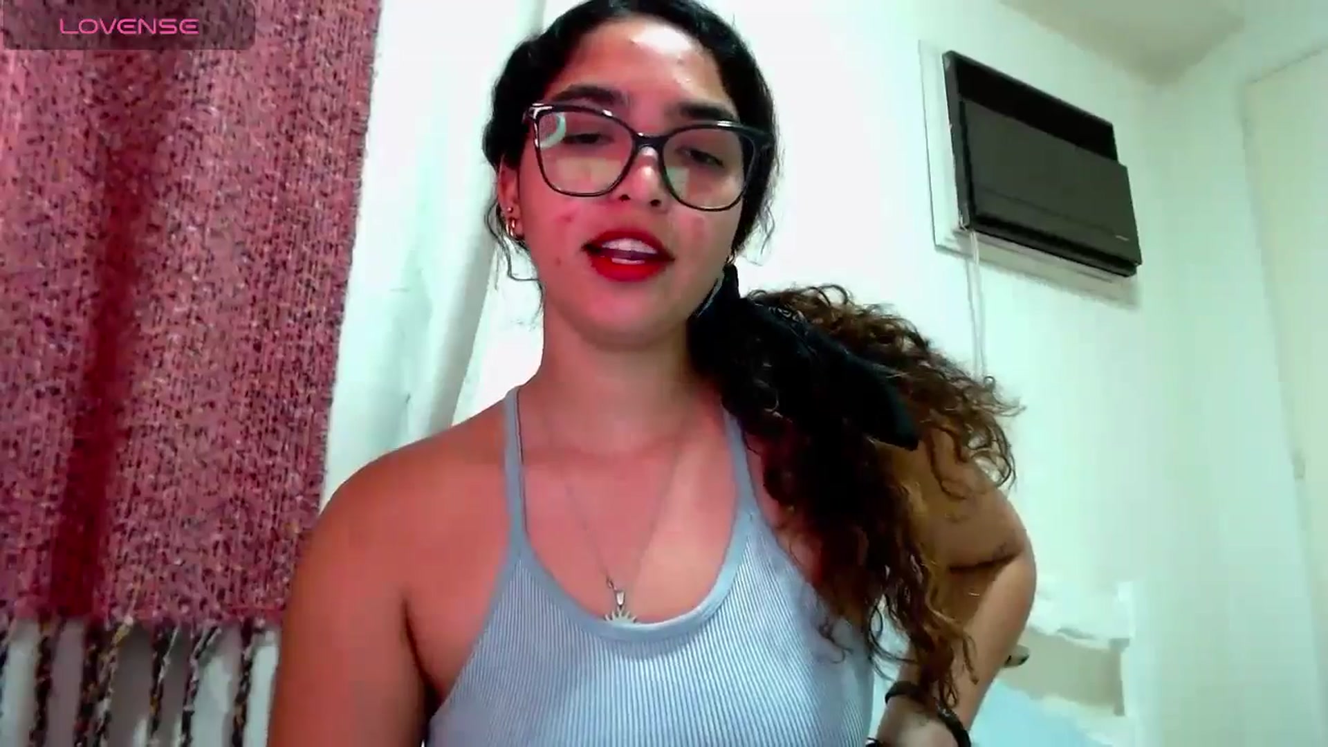 Gallery image thumbnail from Ariagaleo's myfreecams stream on, 10/17/2024, 22:39 image 6 of 20