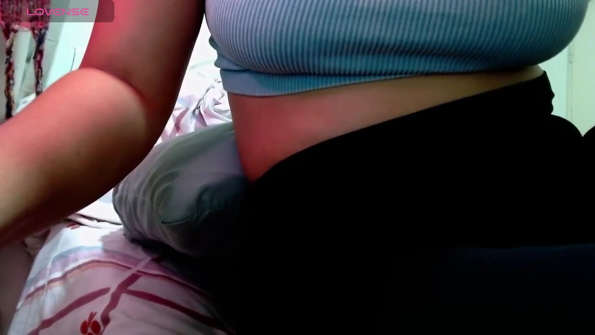 Gallery image thumbnail from Ariagaleo's myfreecams stream on, 10/17/2024, 22:39 image 17 of 20