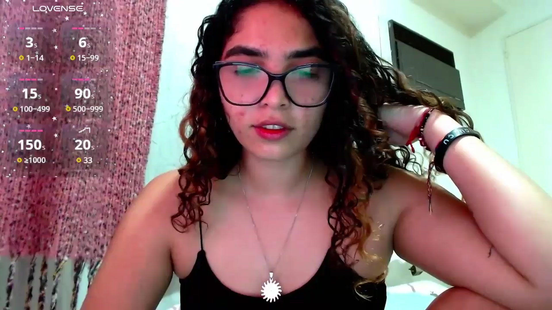 Gallery image thumbnail from Ariagaleo's myfreecams stream on, 10/18/2024, 22:38 image 4 of 20