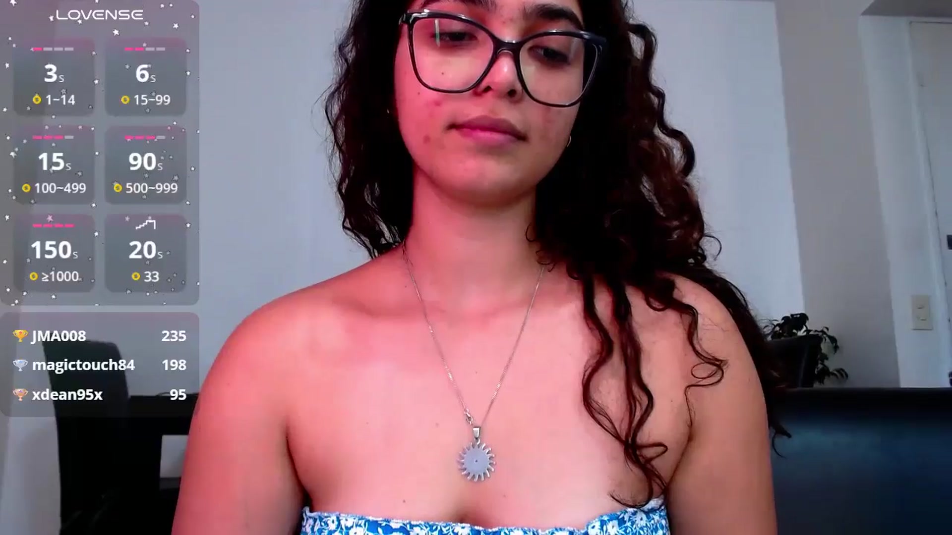 Gallery image thumbnail from Ariagaleo's myfreecams stream on, 10/25/2024, 21:38 image 18 of 20