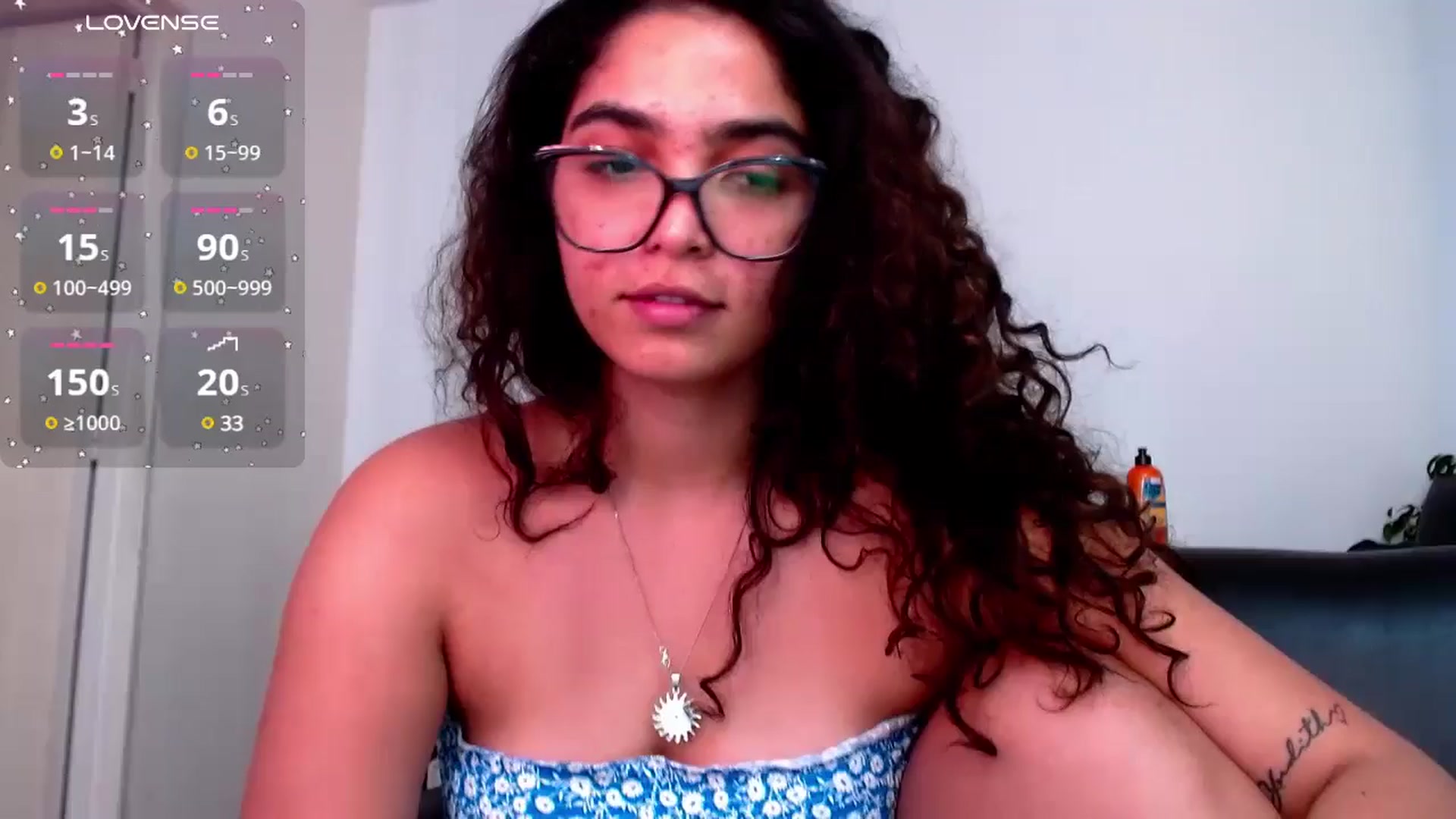 Gallery image thumbnail from Ariagaleo's myfreecams stream on, 10/25/2024, 21:38 image 1 of 20