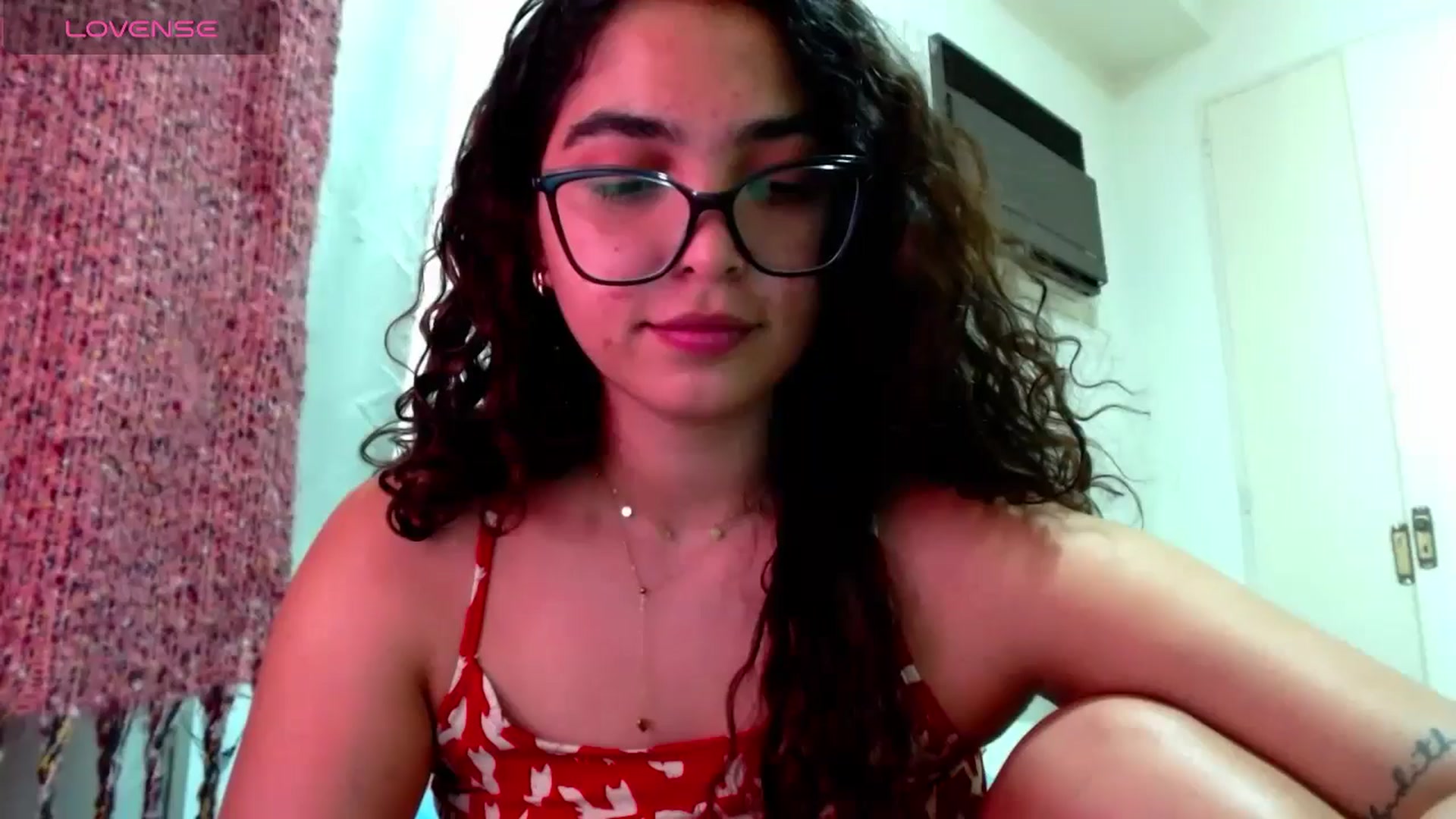 Gallery image thumbnail from Ariagaleo's myfreecams stream on, 11/13/2024, 21:19 image 4 of 20