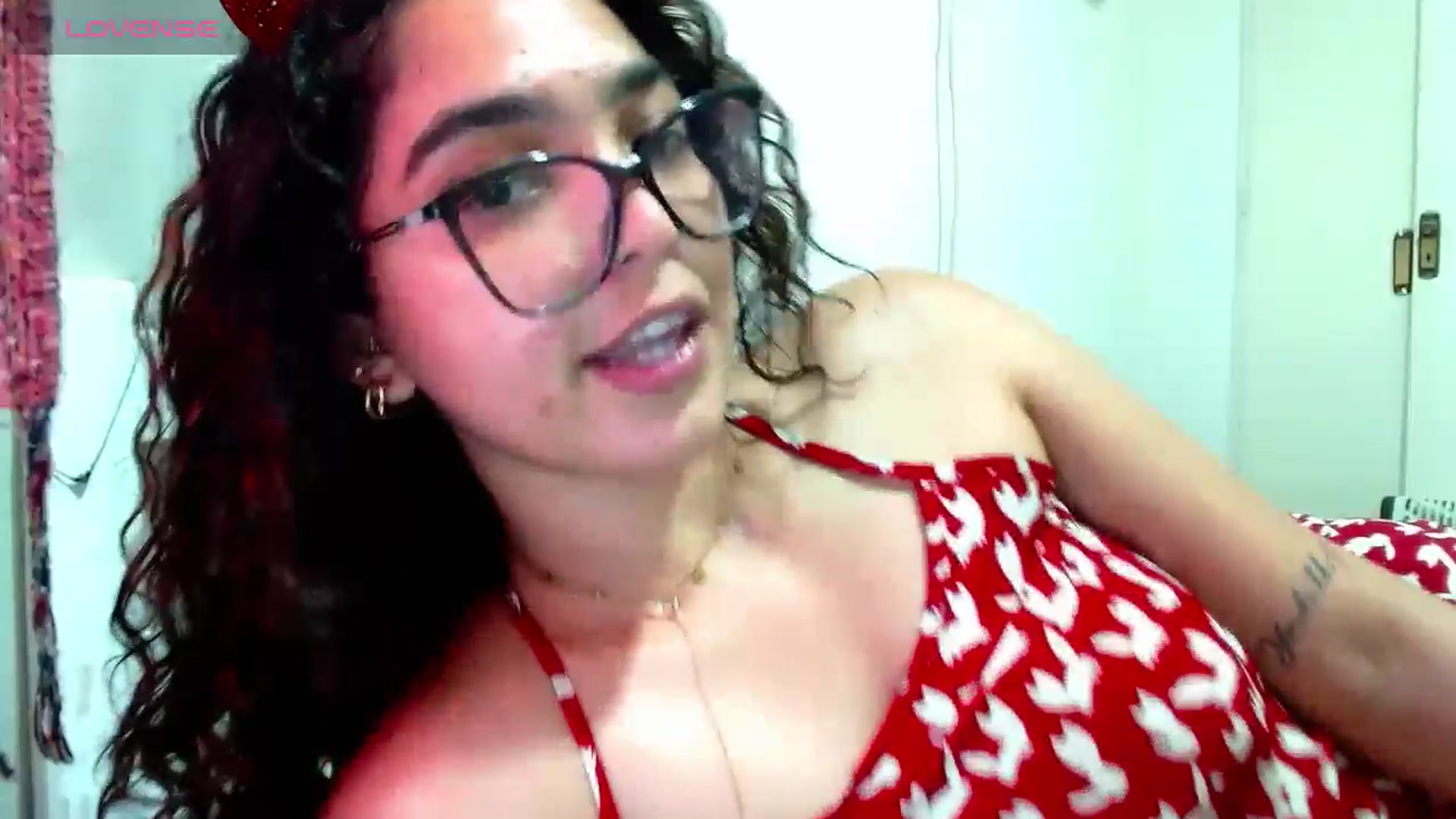 Gallery image thumbnail from Ariagaleo's myfreecams stream on, 11/13/2024, 23:29 image 19 of 20